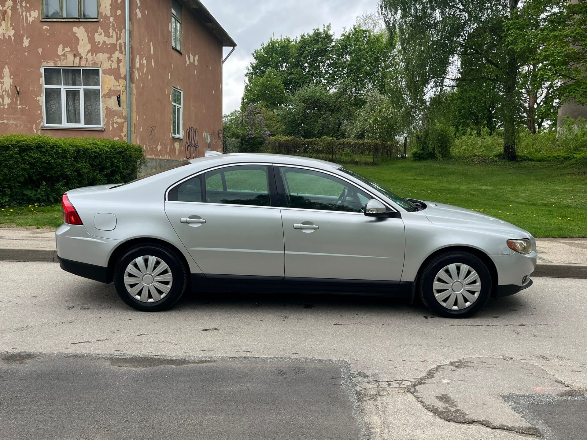 VOLVO S80