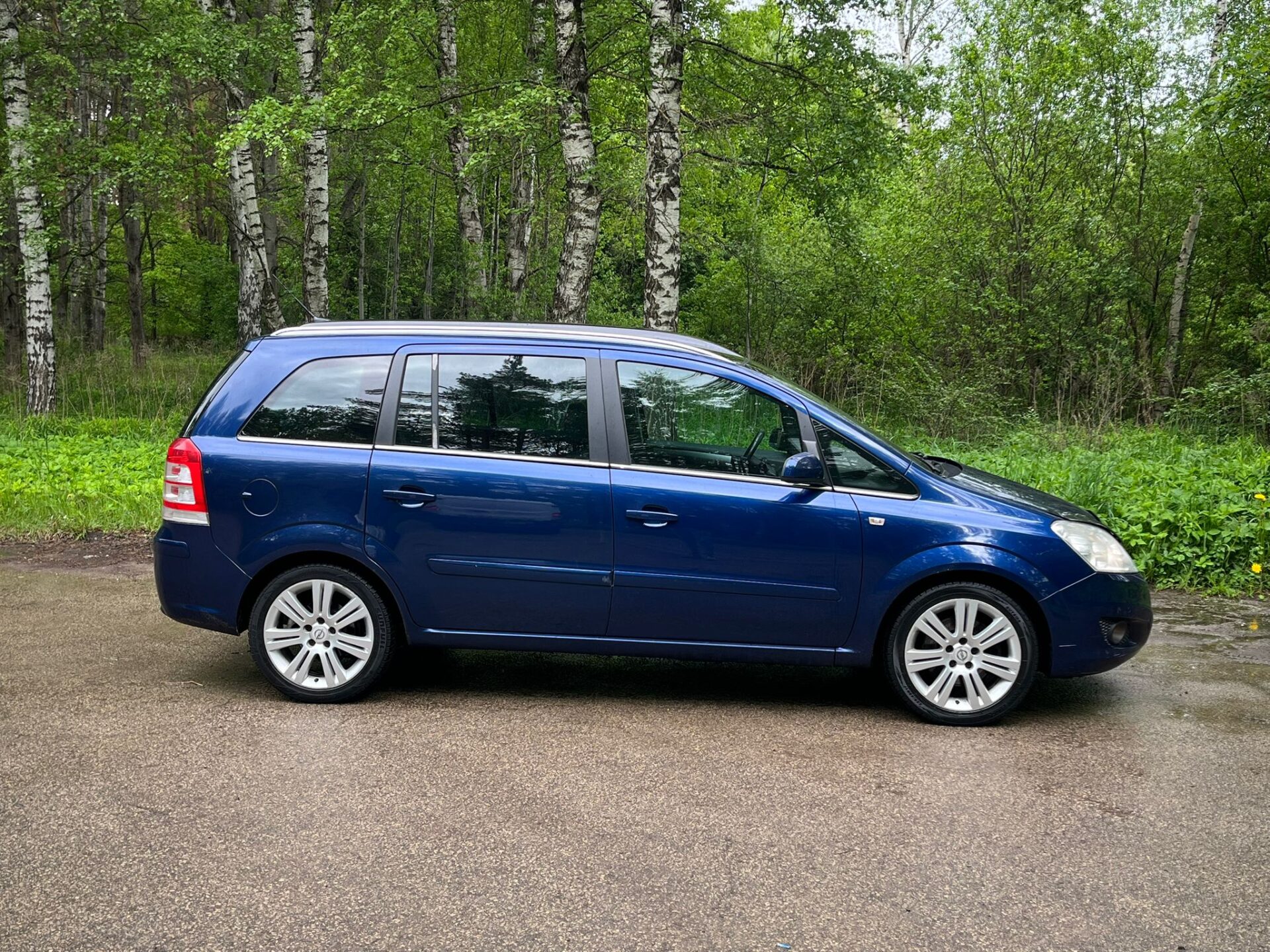 OPEL ZAFIRA 7-VIETAS