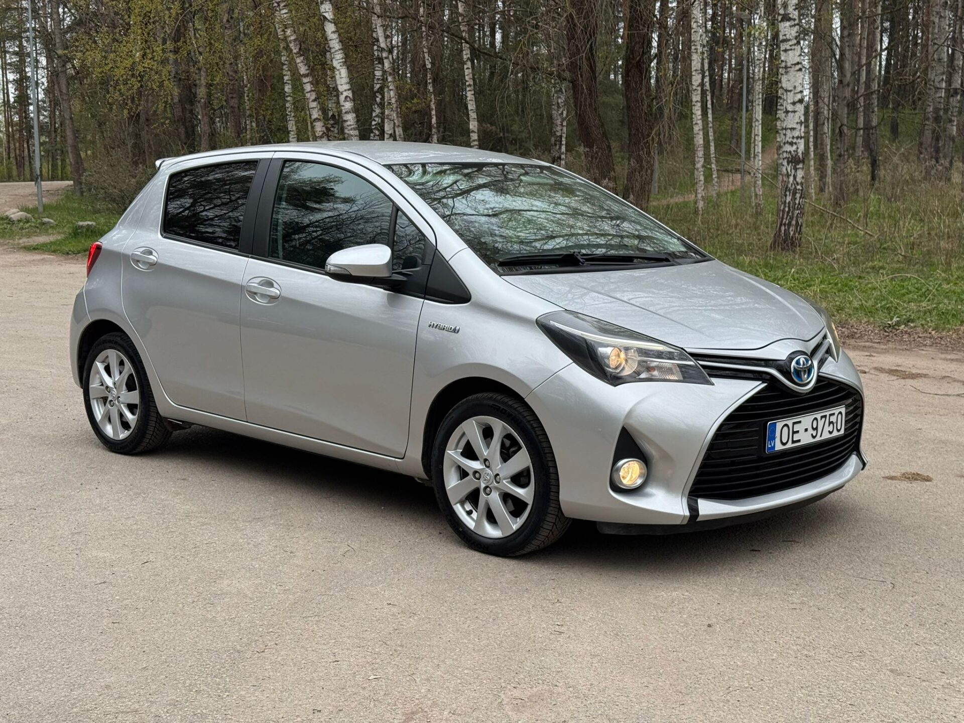 TOYOTA YARIS HYBRID