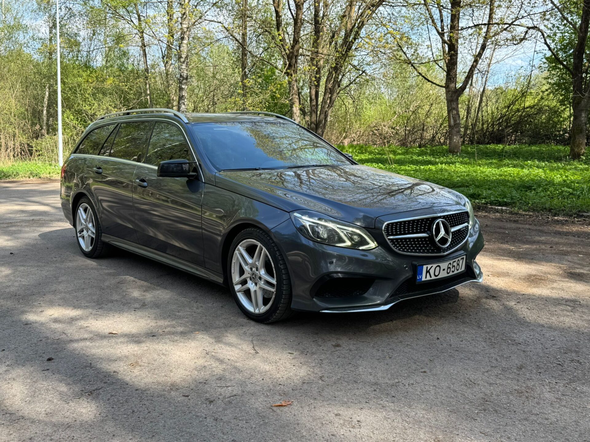 MERCEDES BENZ E300 BLUETEC HYBRID AMG
