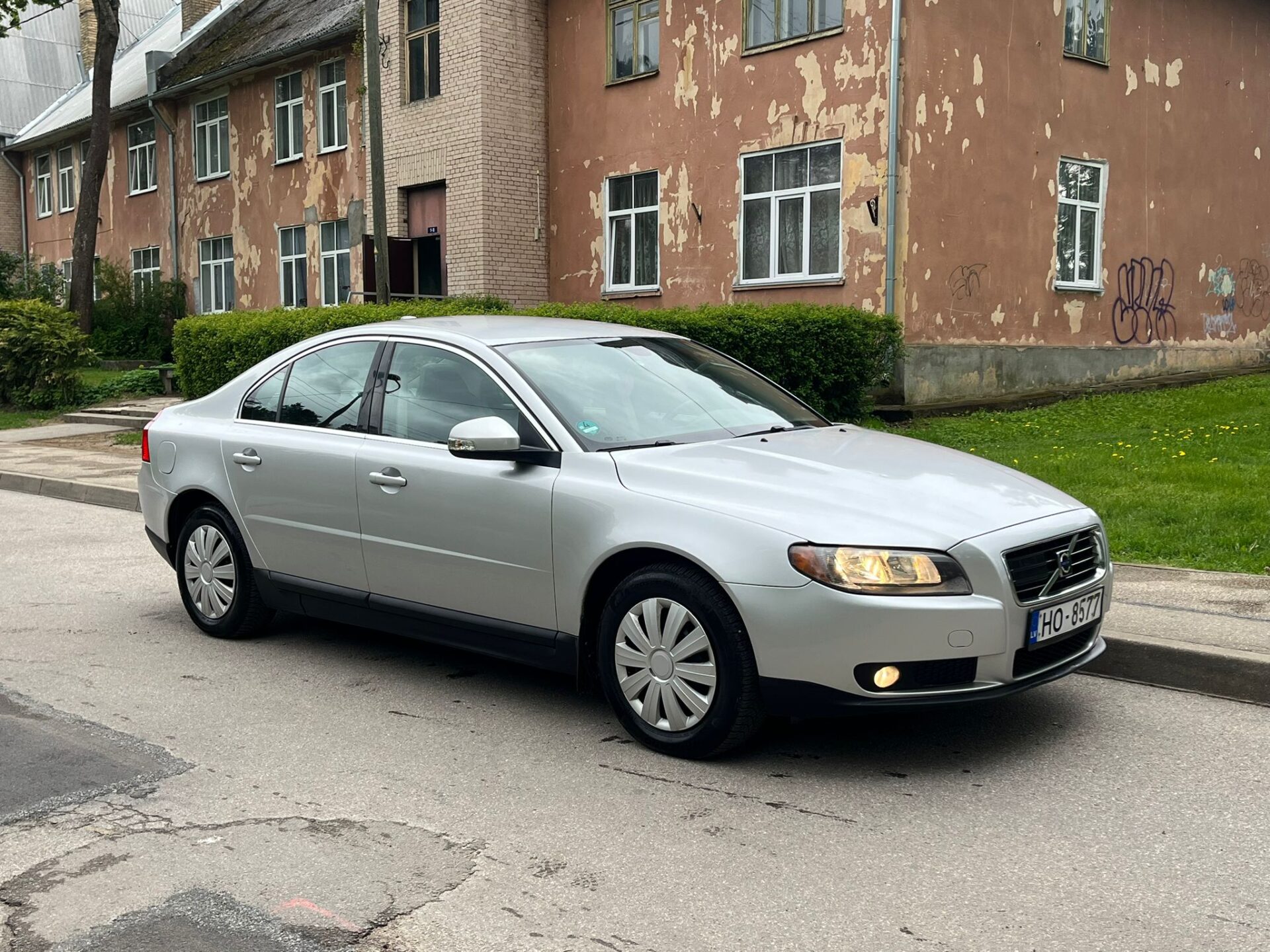VOLVO S80