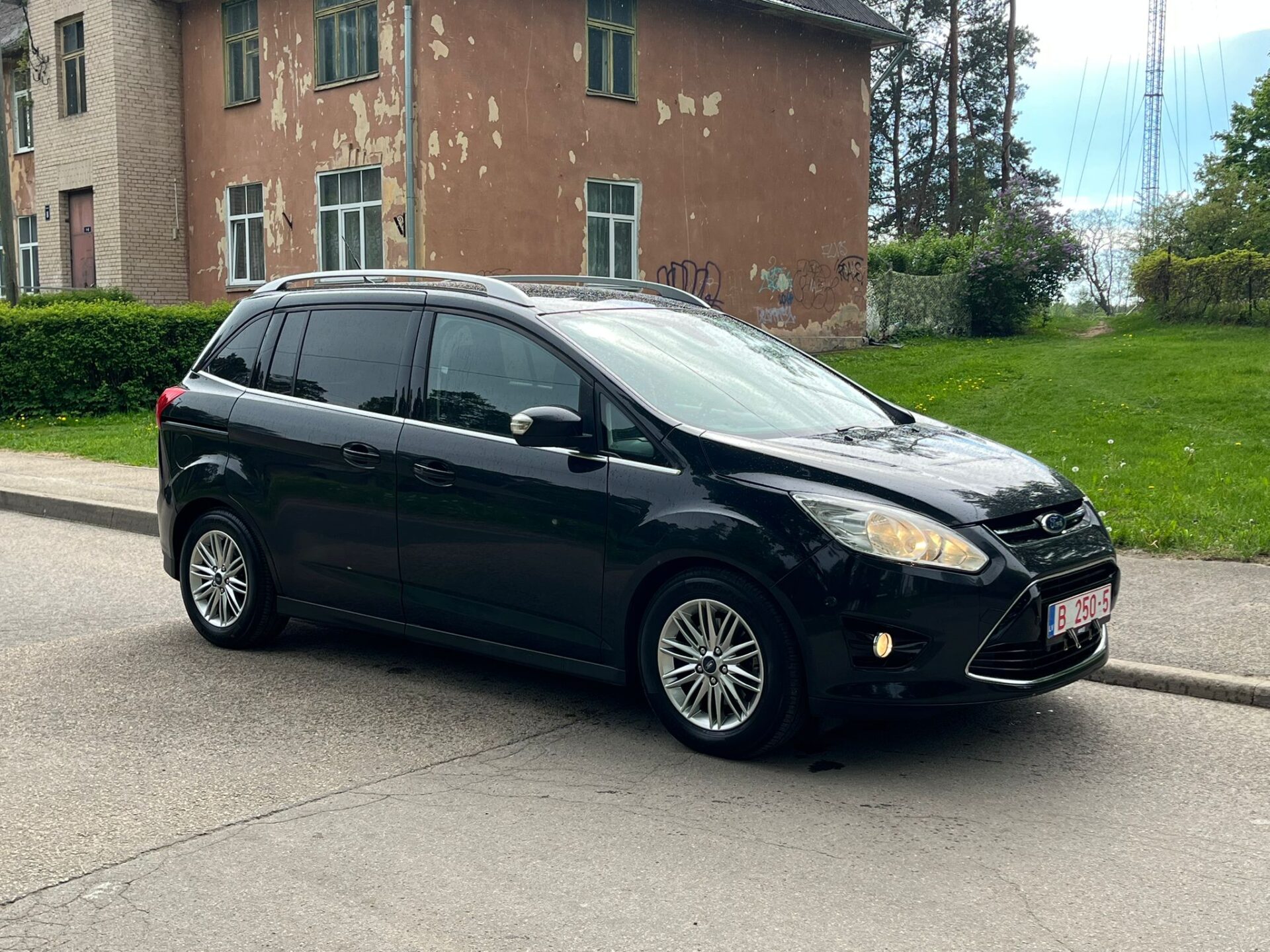 FORD GRAND C-MAX 7-VIETAS