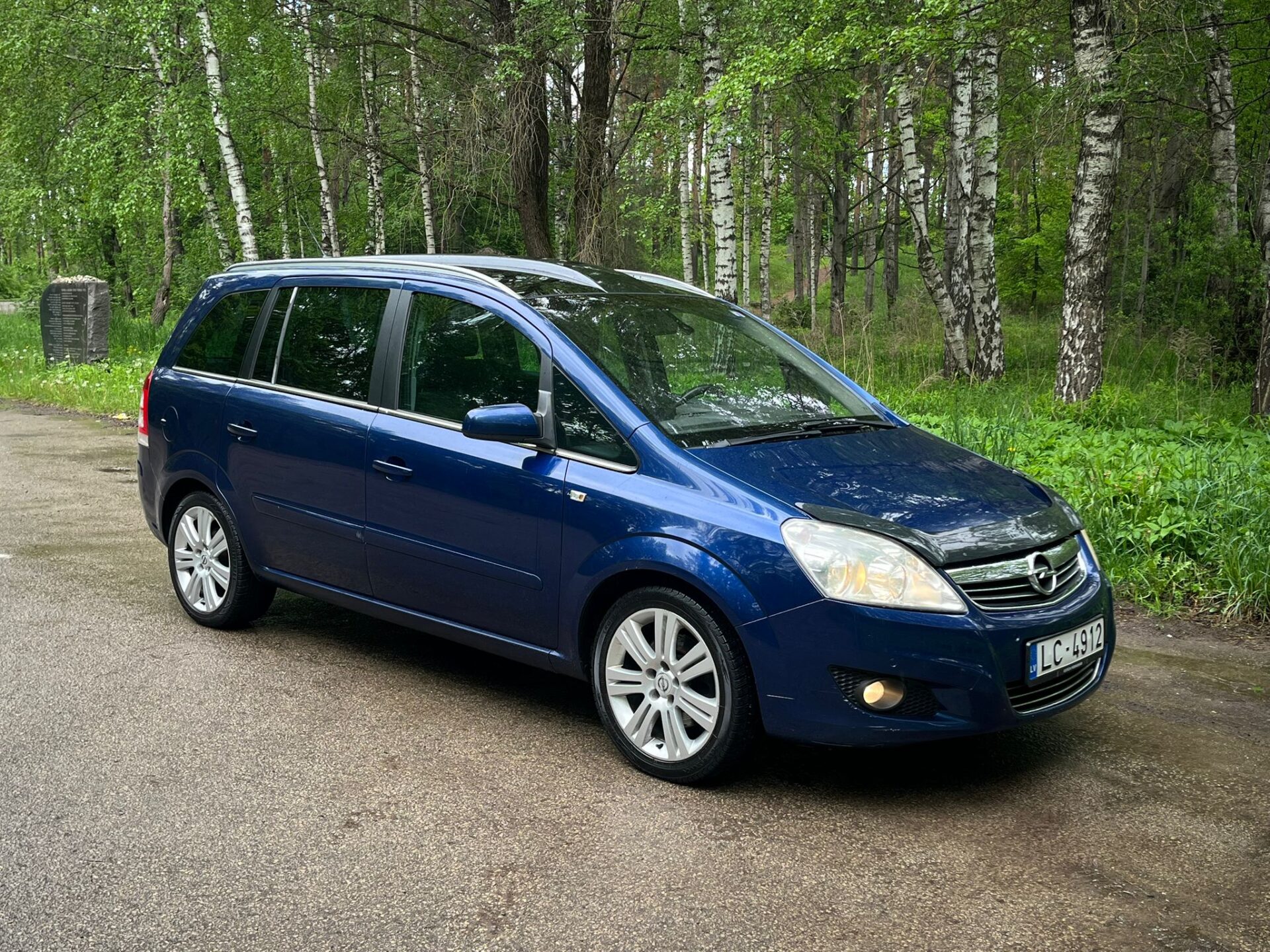 OPEL ZAFIRA 7-VIETAS