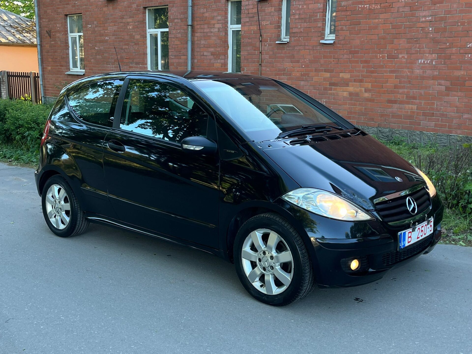 MERCEDES BENZ A180