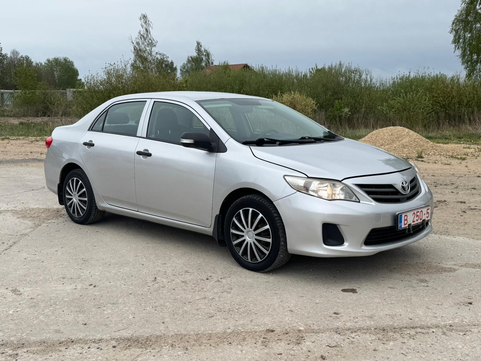 TOYOTA COROLLA