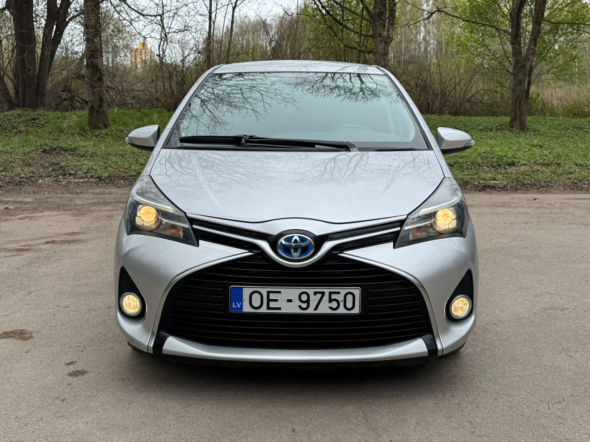 TOYOTA YARIS HYBRID