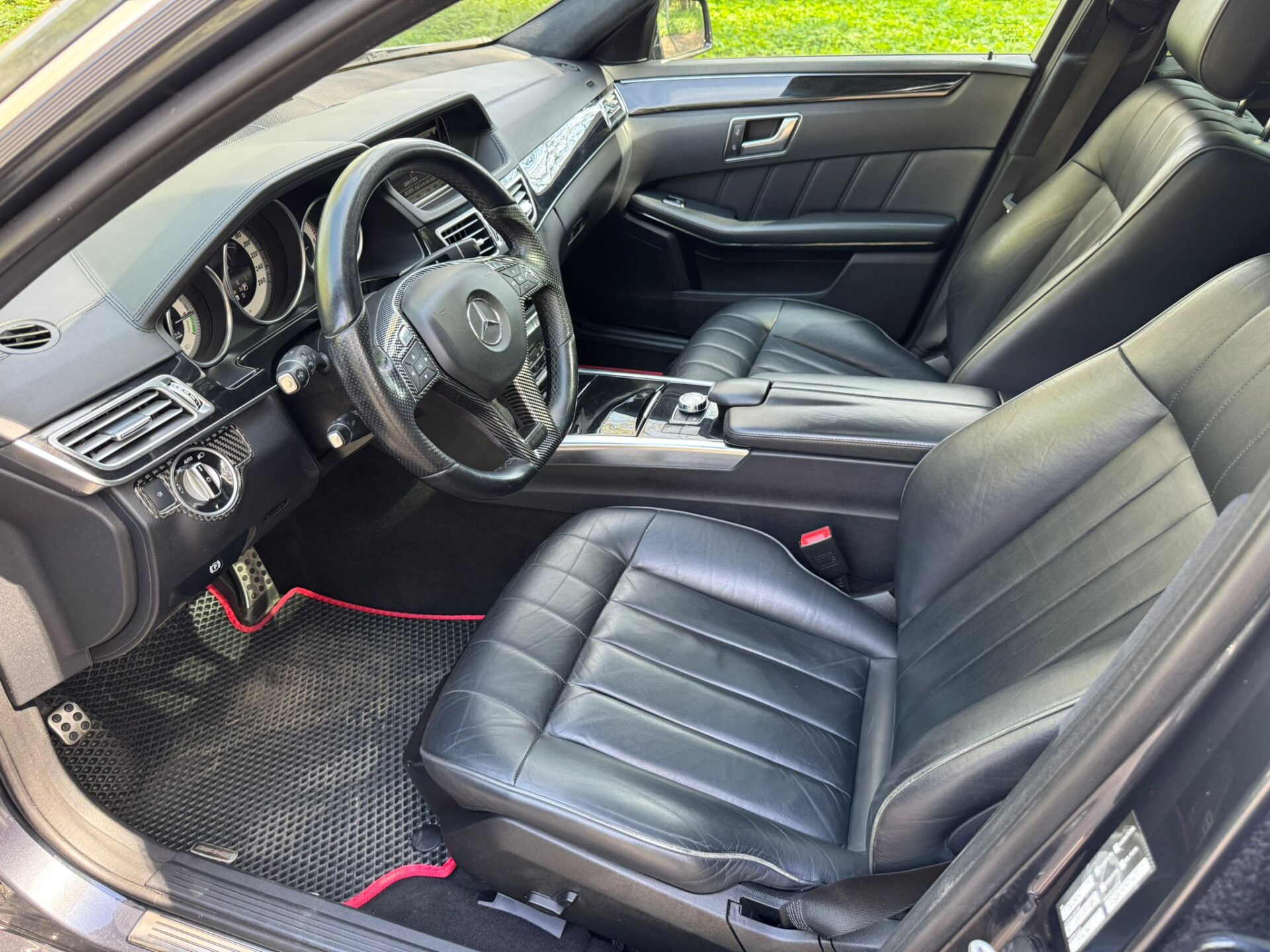 MERCEDES BENZ E300 BLUETEC HYBRID AMG