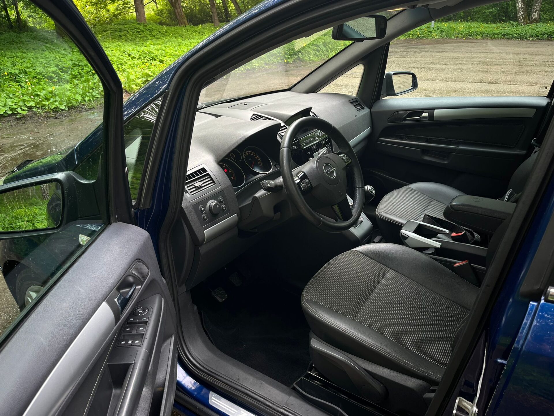 OPEL ZAFIRA 7-VIETAS