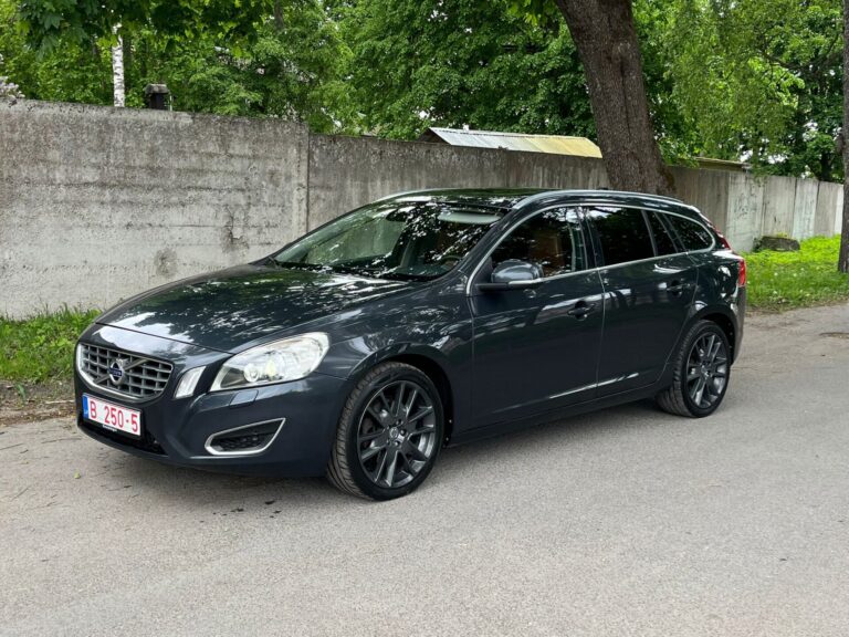 VOLVO V60 SUMMUM