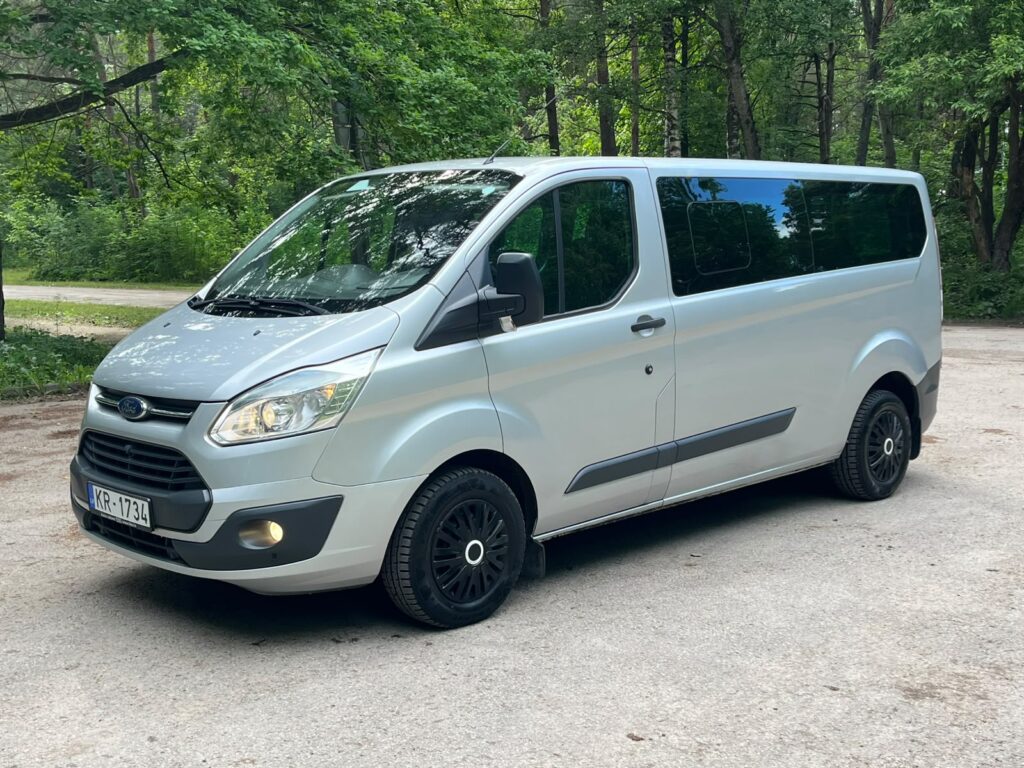 FORD TRANSIT CUSTOM 8-VIETAS