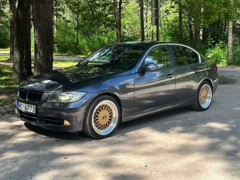 BMW 330 E90