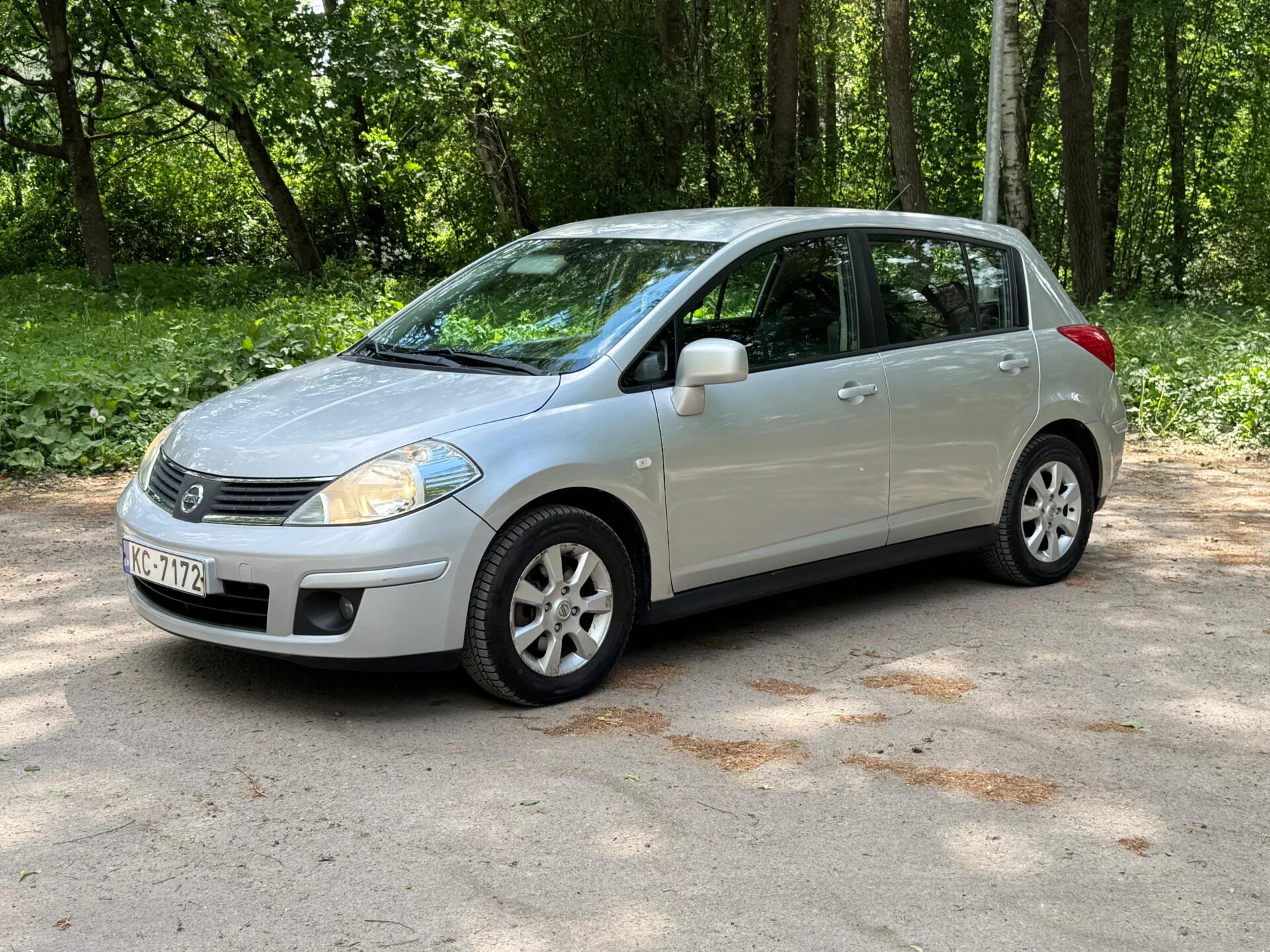 NISSAN TIIDA