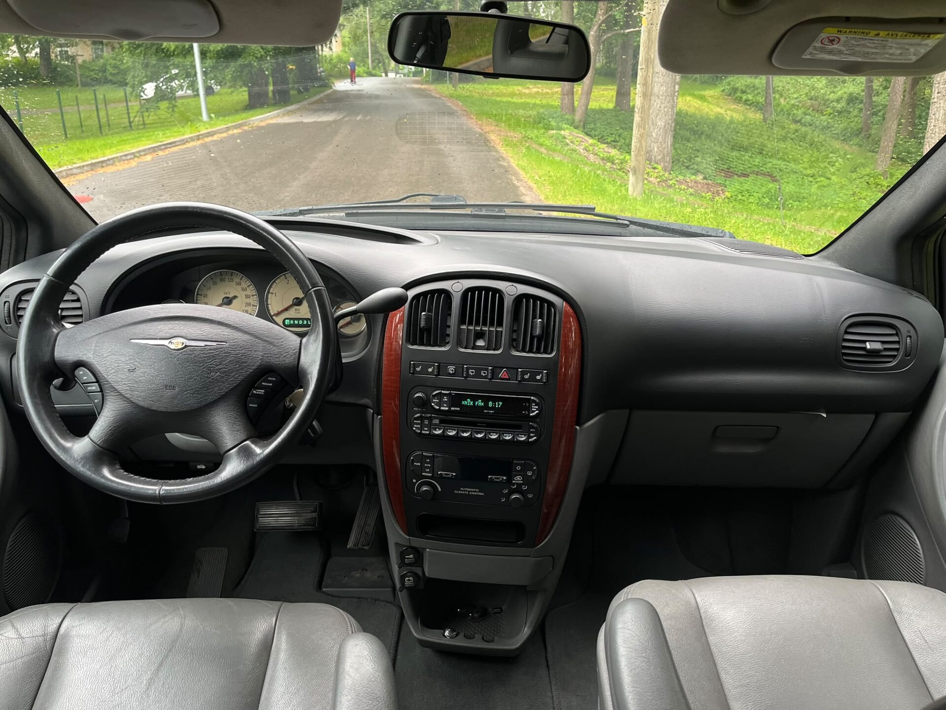 CHRYSLER VOYAGER 7-VIETAS LIMITED EDITION