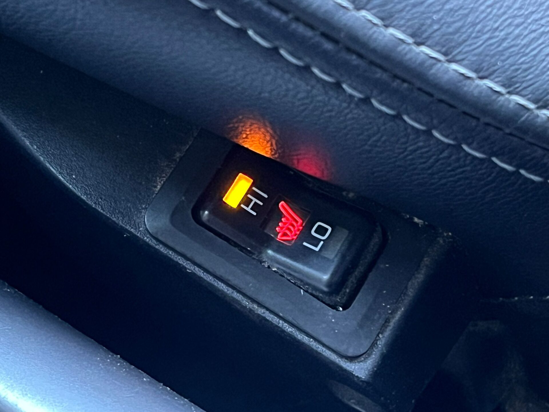 MITSUBISHI OUTLANDER 7-VIETAS