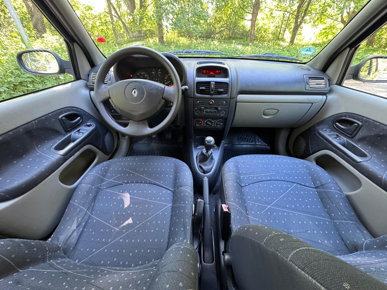 RENAULT CLIO