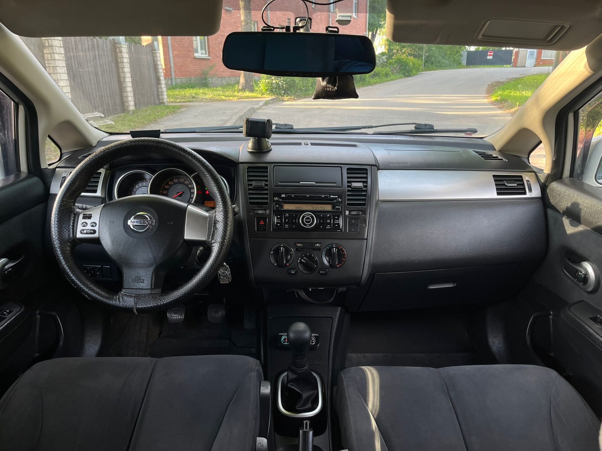 NISSAN TIIDA