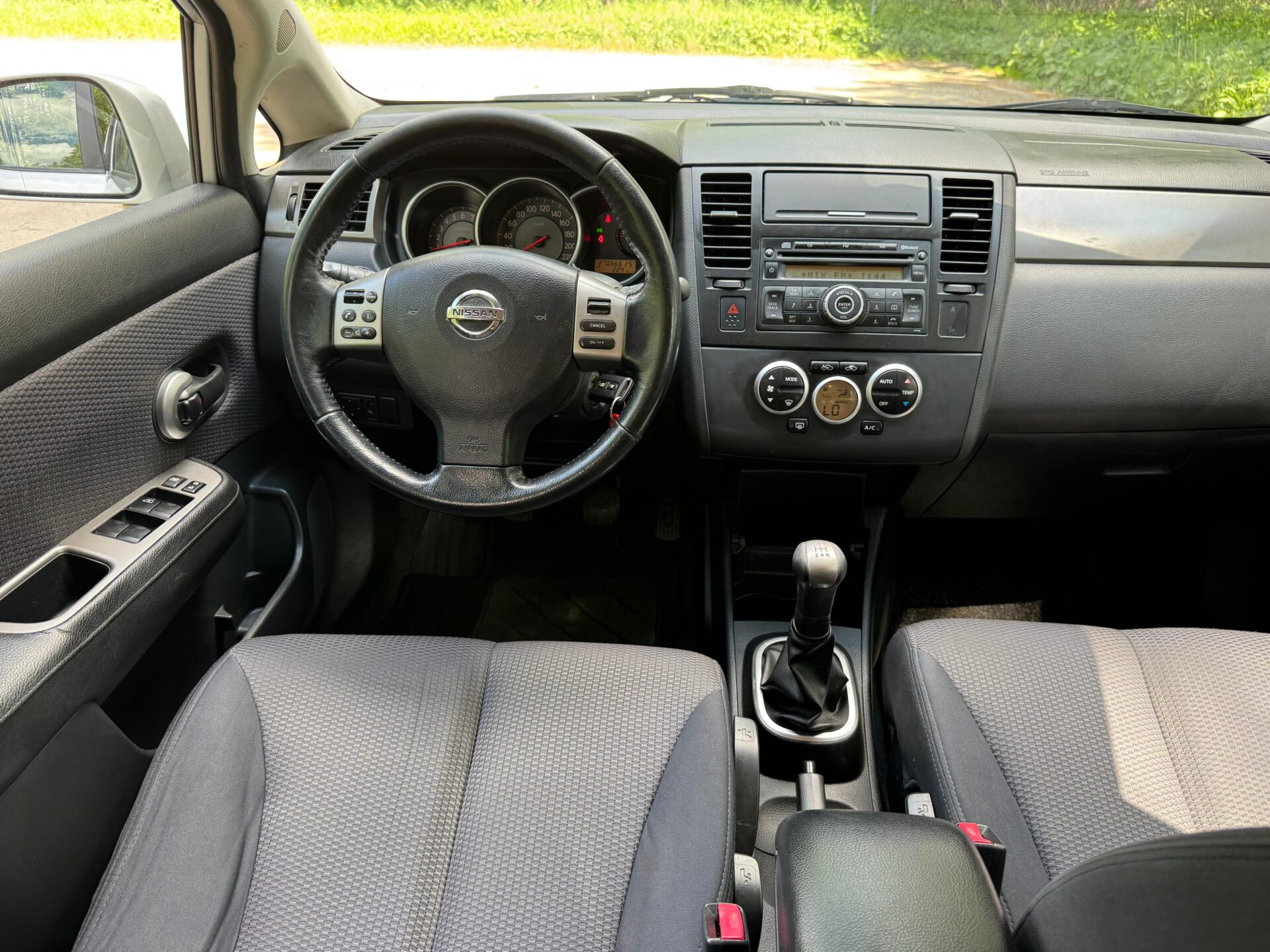 NISSAN TIIDA