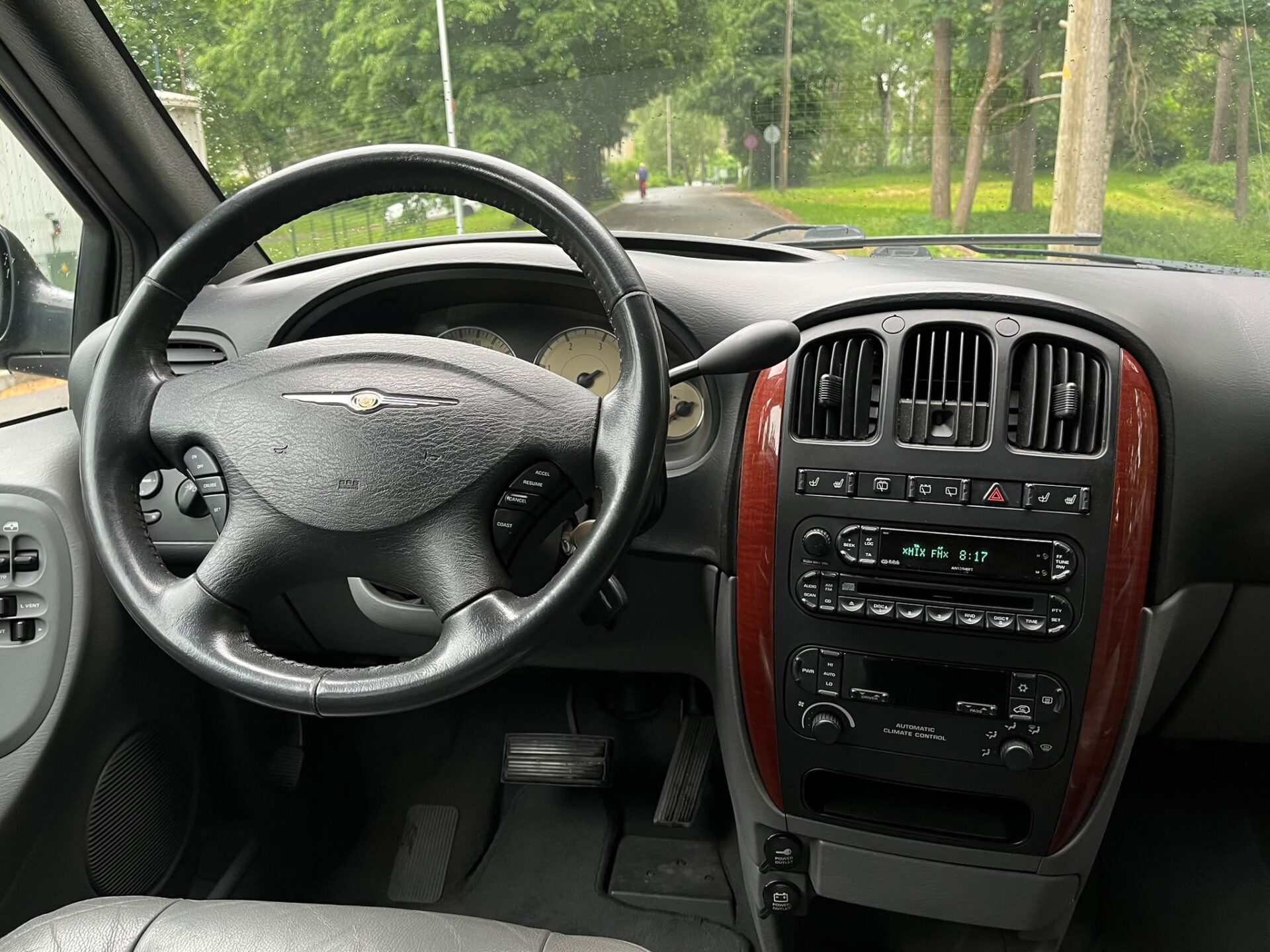 CHRYSLER VOYAGER 7-VIETAS LIMITED EDITION
