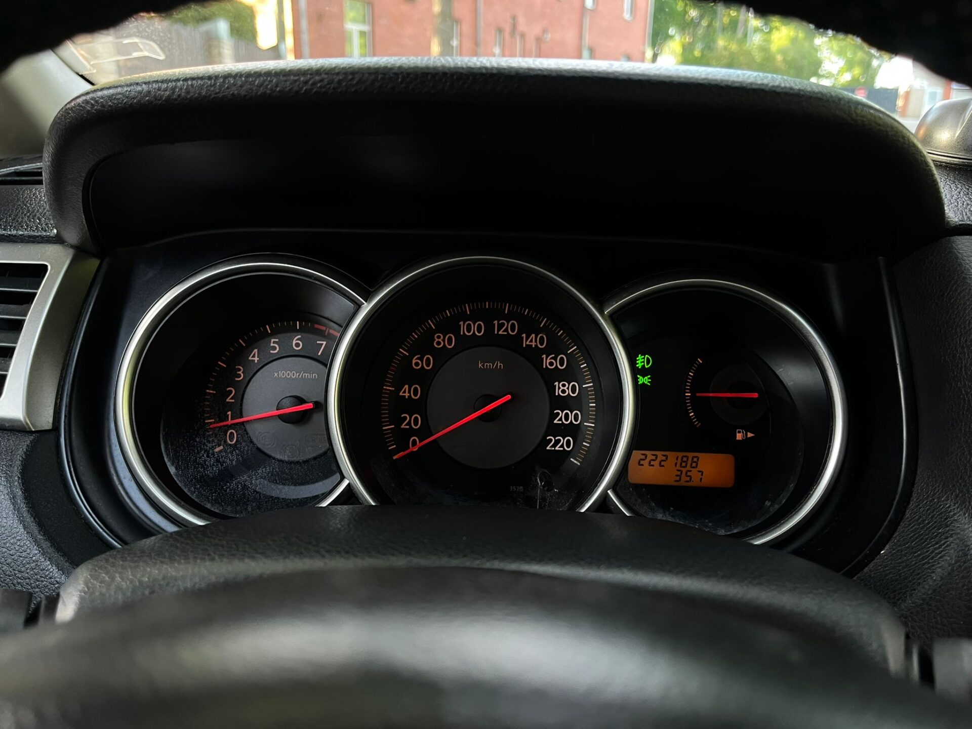 NISSAN TIIDA