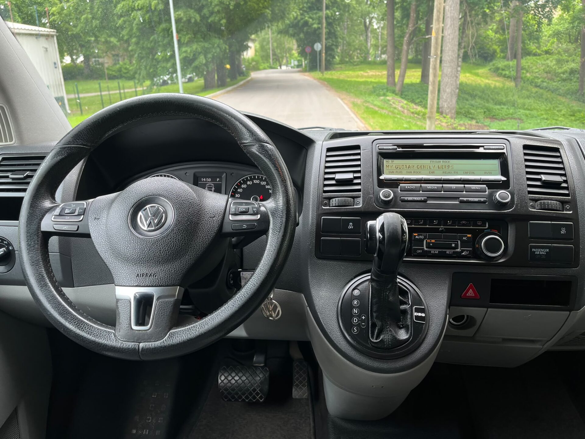VW CARAVELLE 9-VIETAS