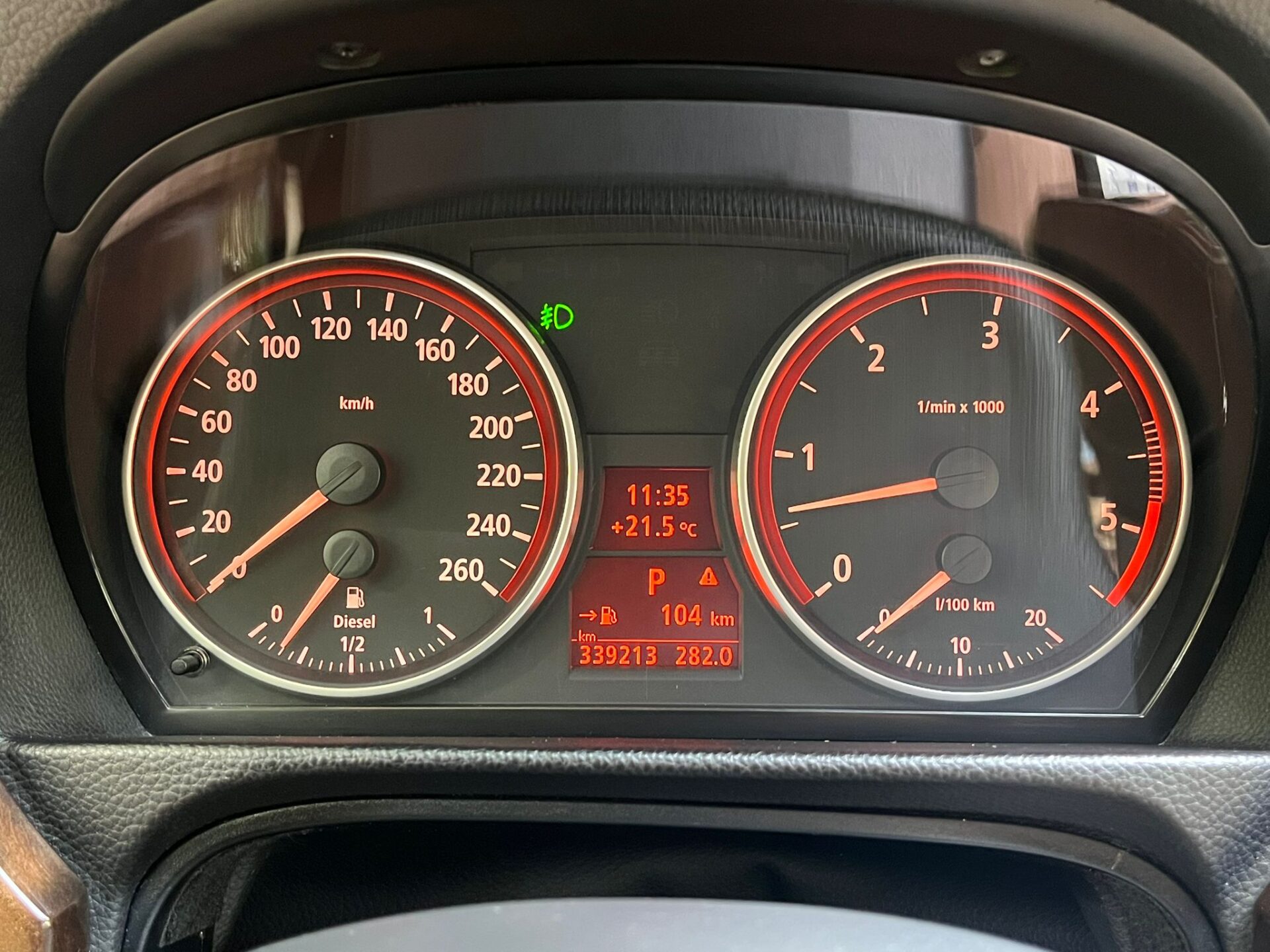 BMW 330 E90