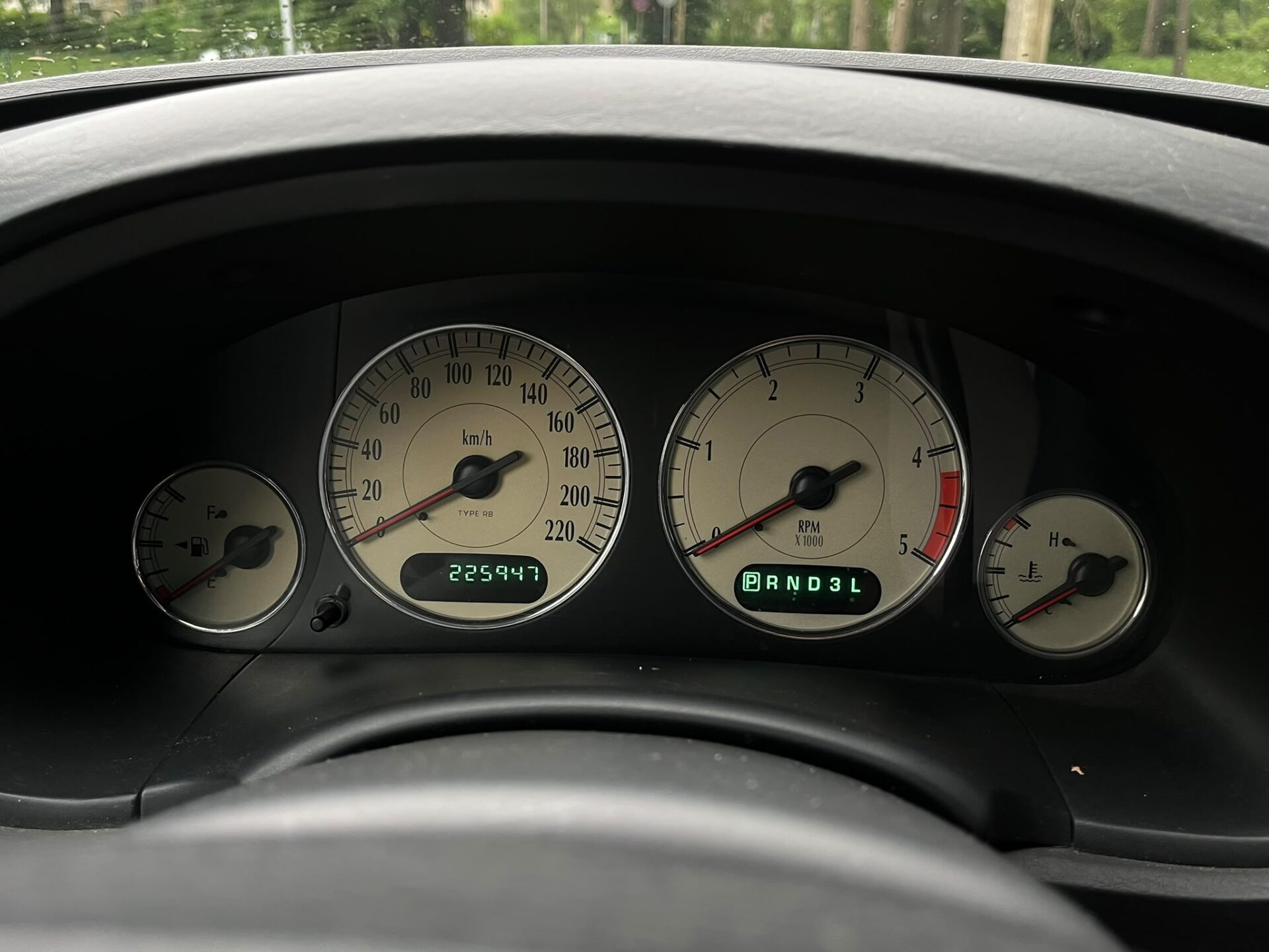 CHRYSLER VOYAGER 7-VIETAS LIMITED EDITION