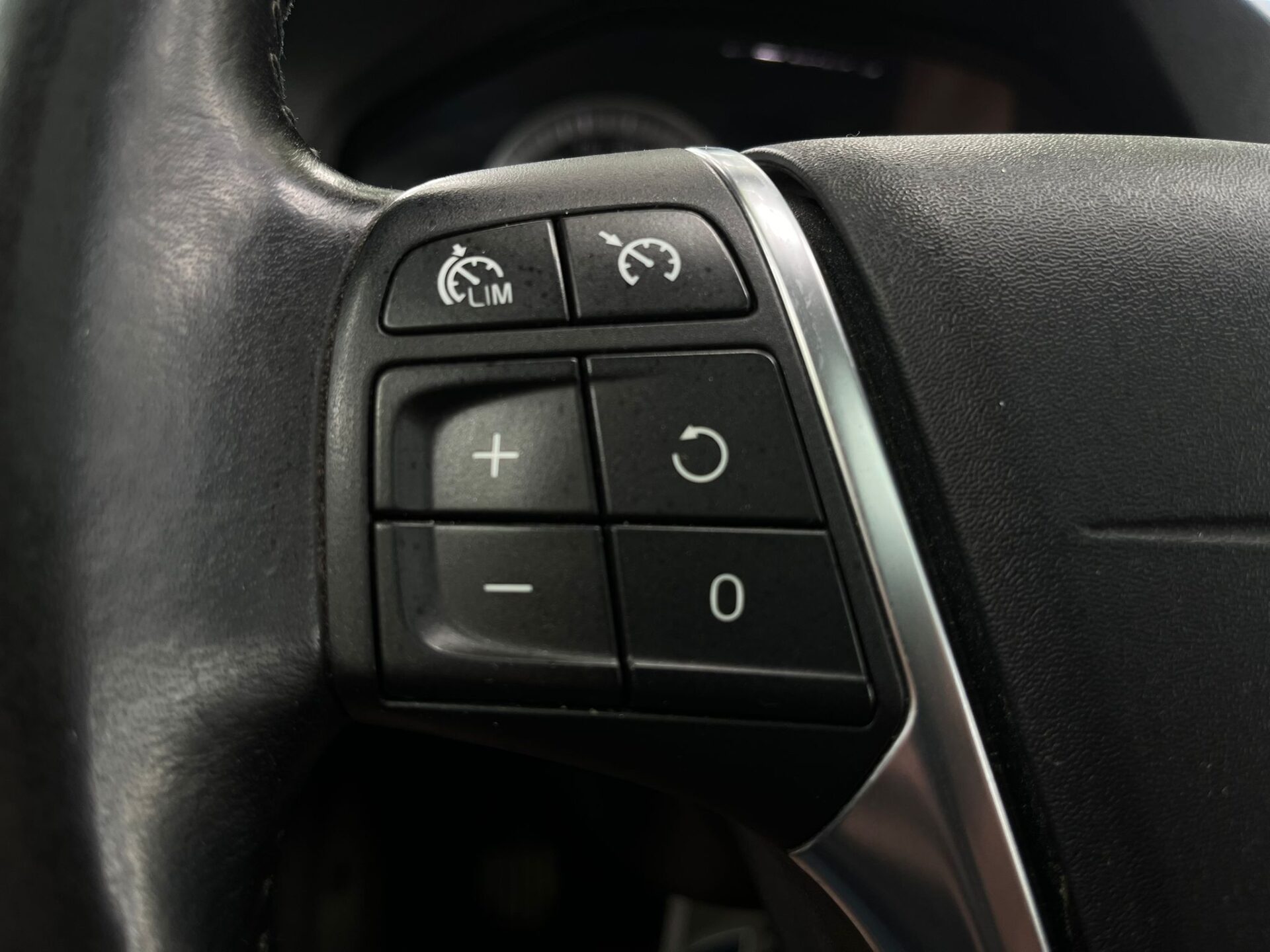 VOLVO V60 SUMMUM