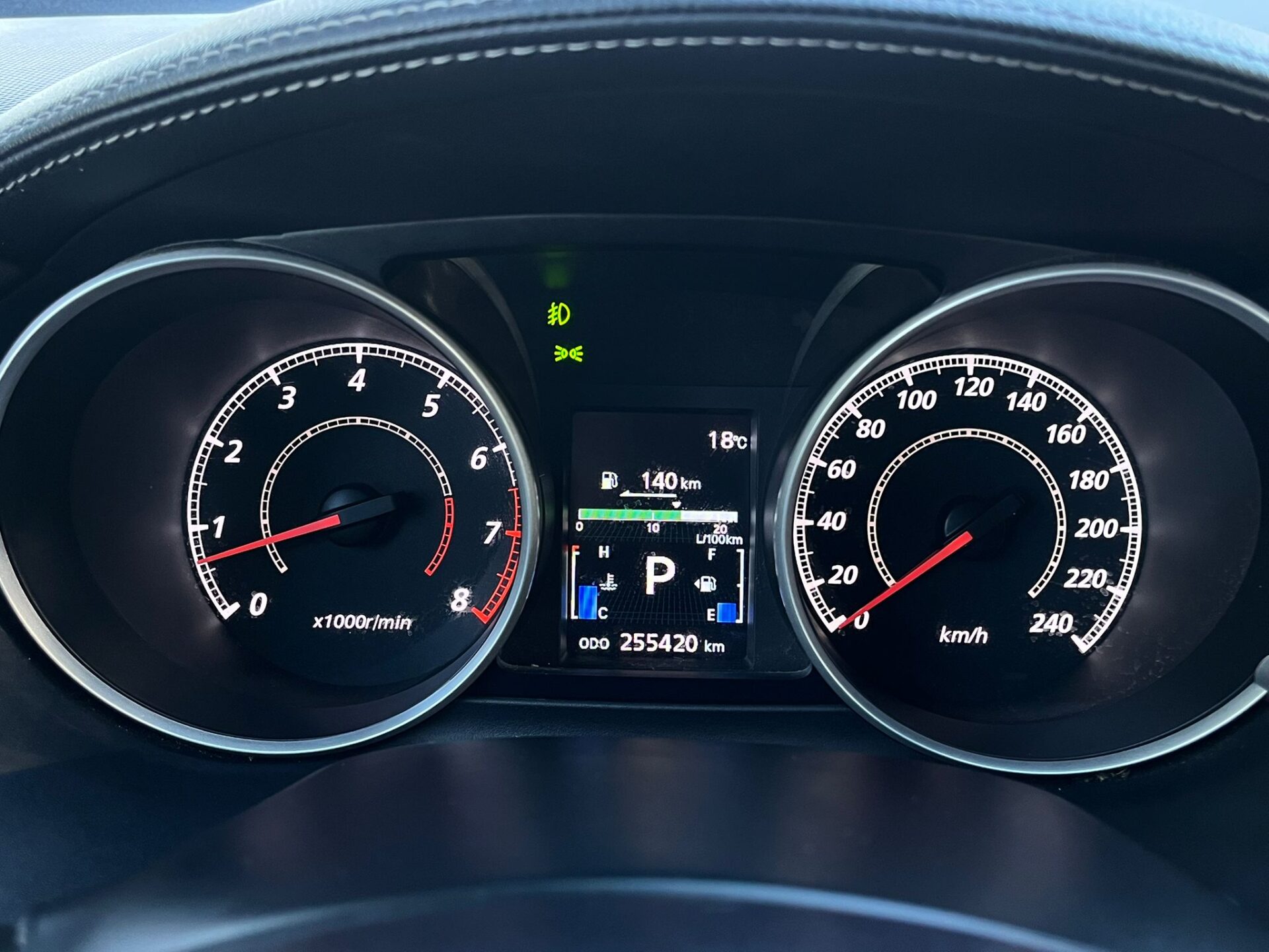 MITSUBISHI OUTLANDER 7-VIETAS