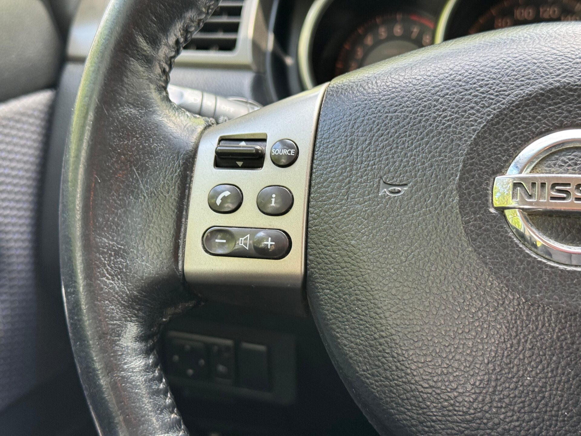 NISSAN TIIDA