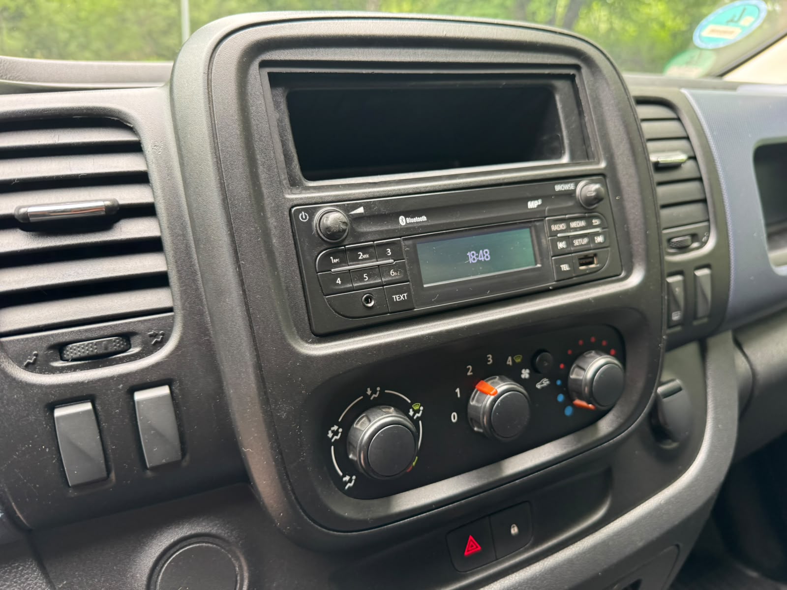 OPEL VIVARO – B