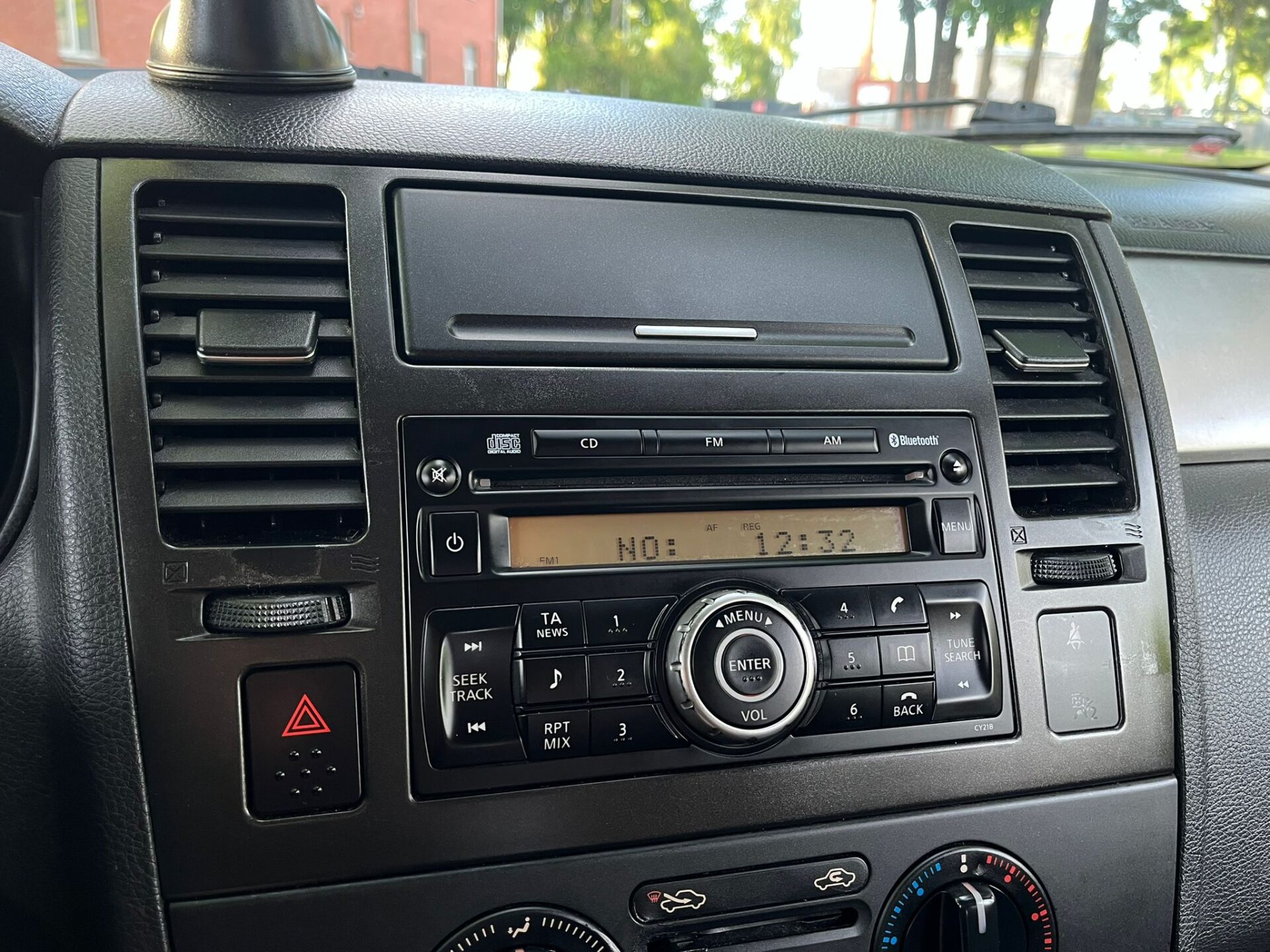 NISSAN TIIDA