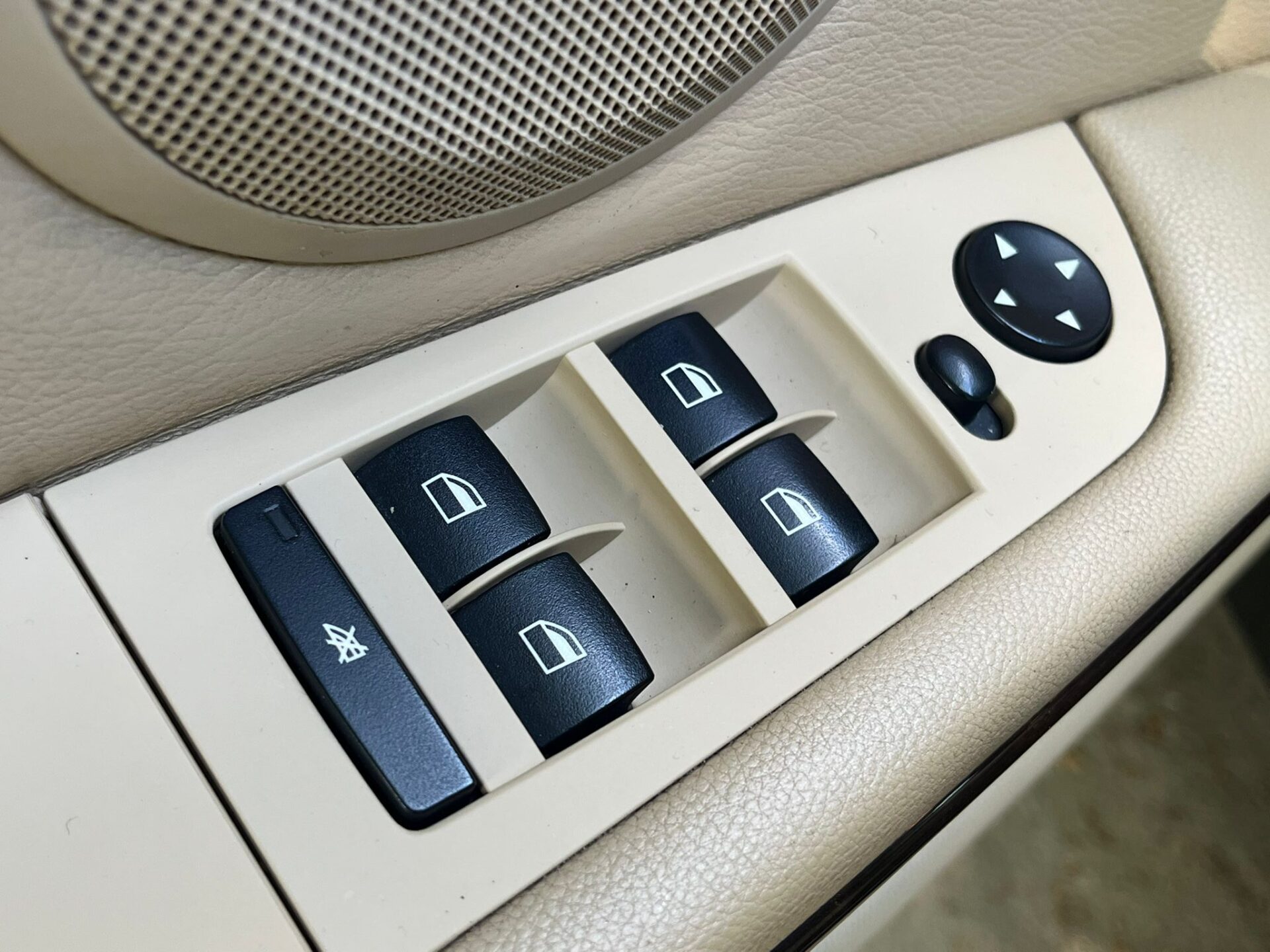 BMW 330 E90
