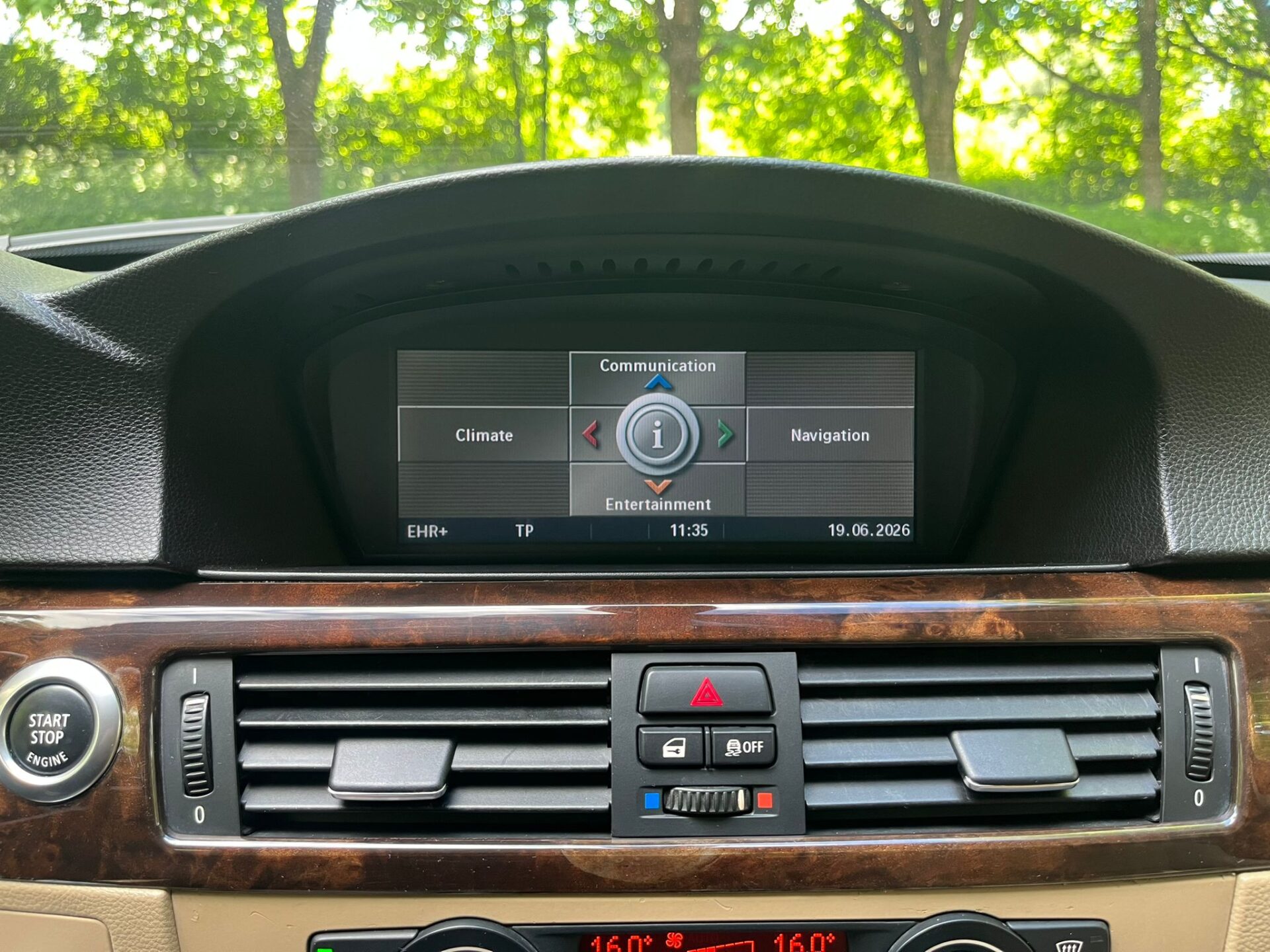 BMW 330 E90