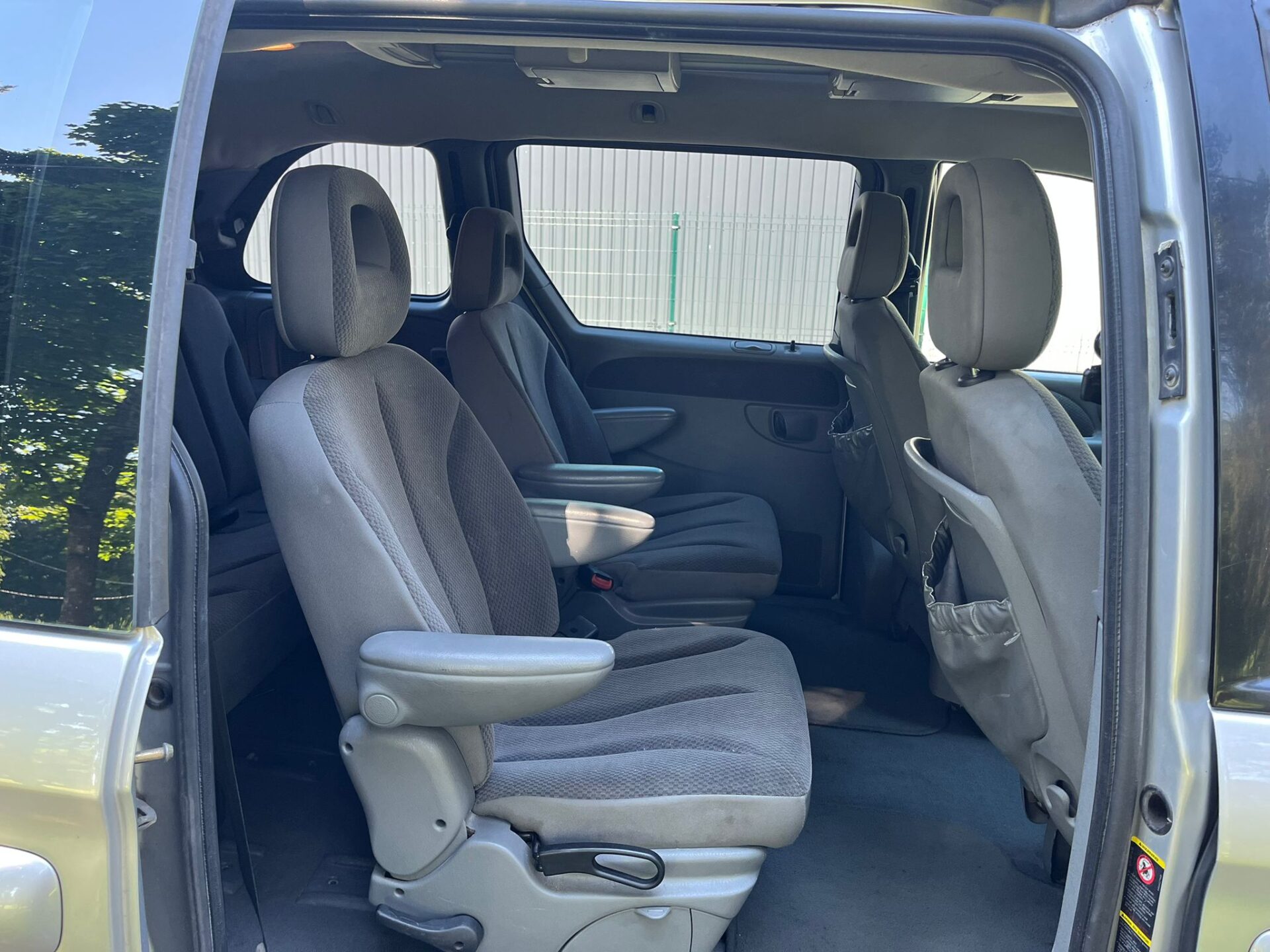 CHRYSLER VOYAGER 7-VIETAS