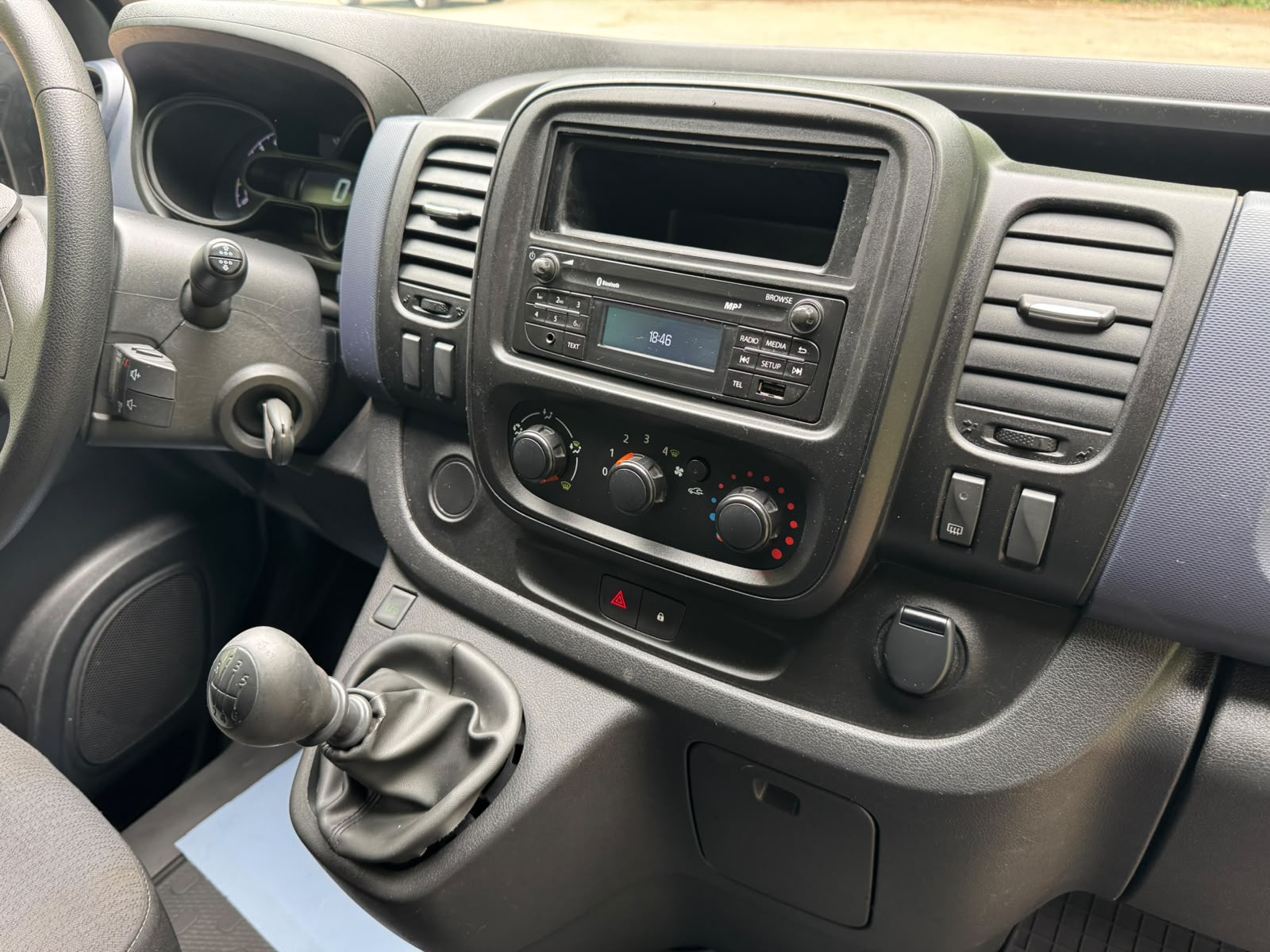 OPEL VIVARO – B