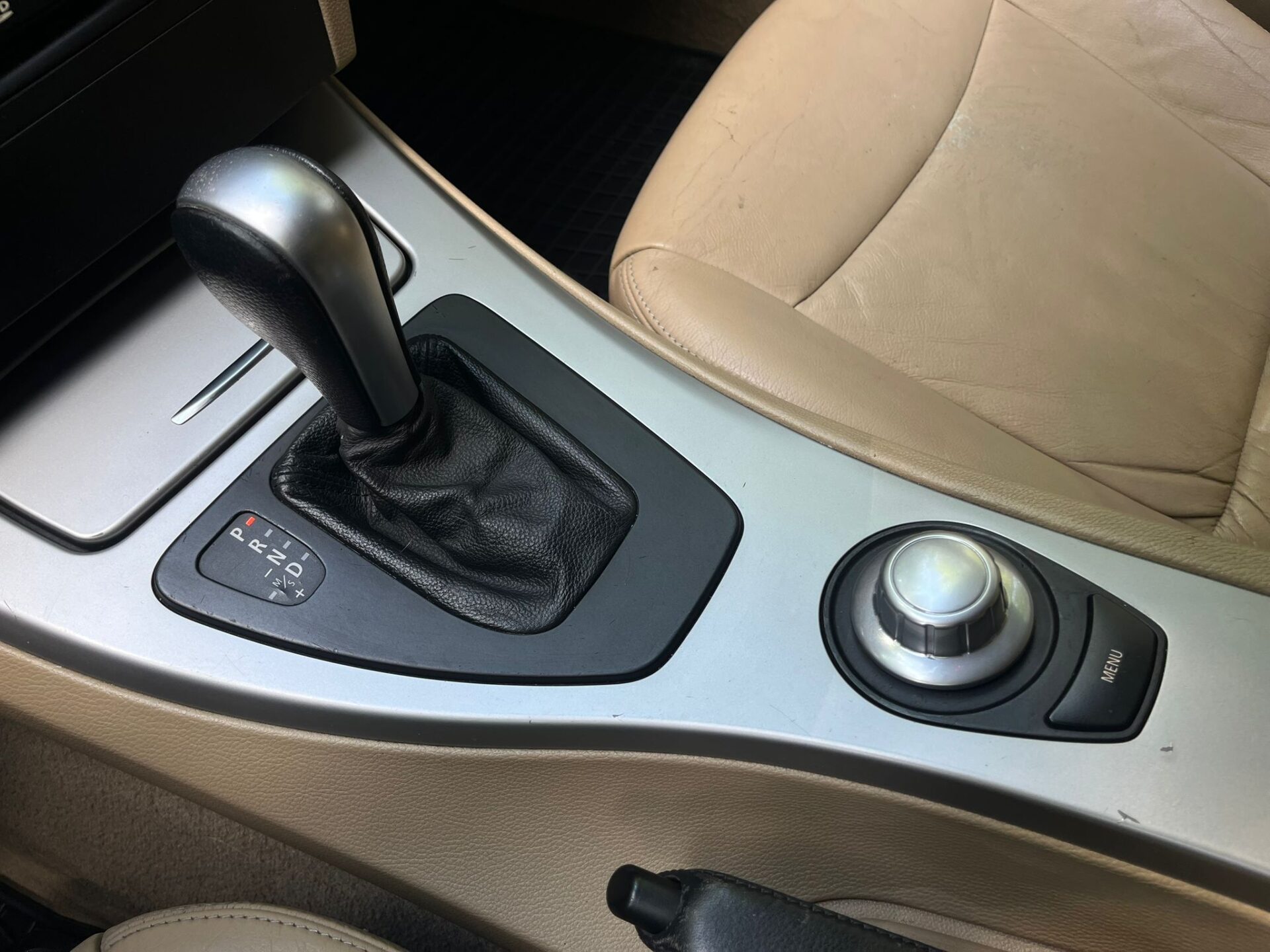 BMW 330 E90