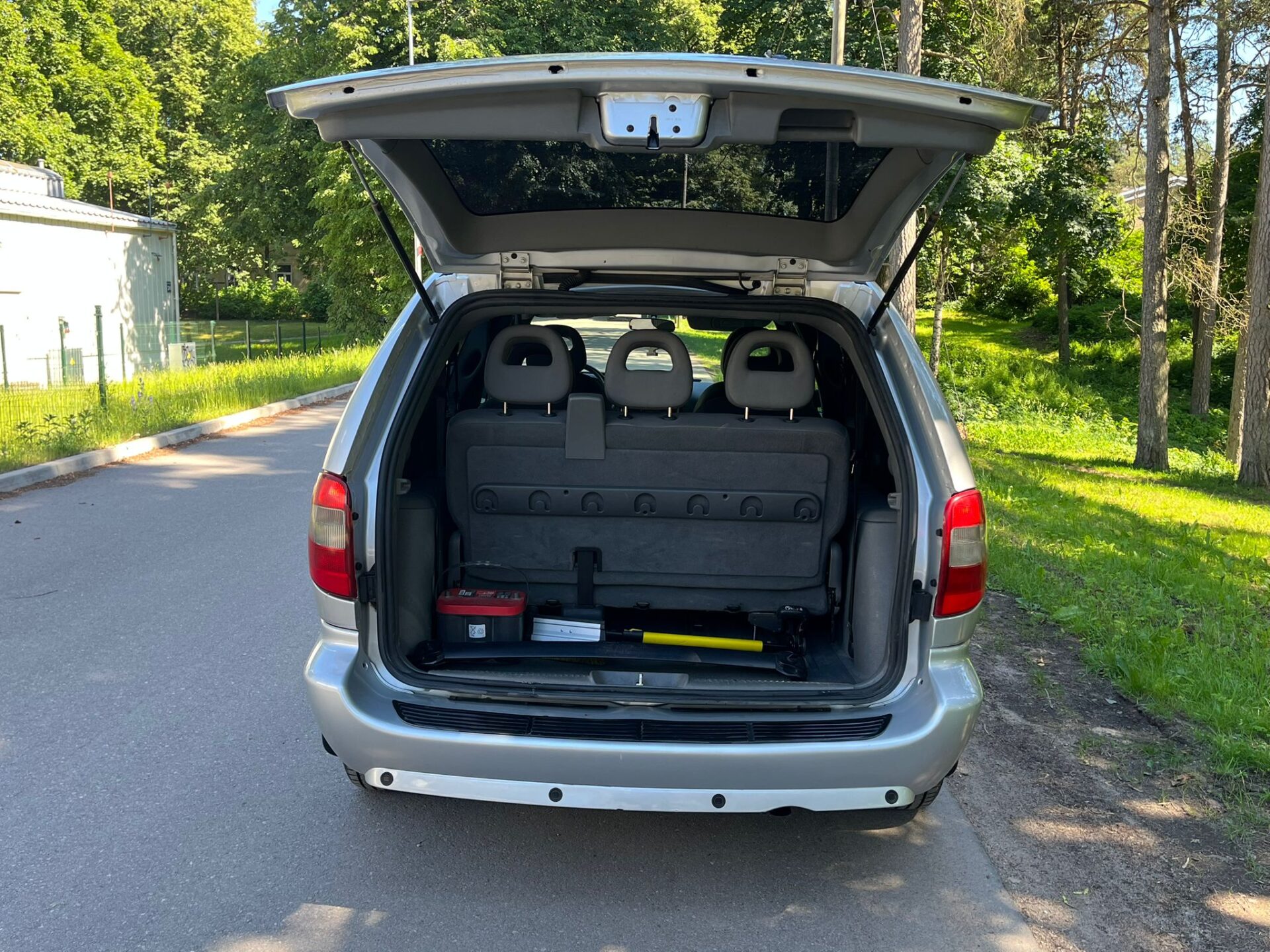 CHRYSLER VOYAGER 7-VIETAS