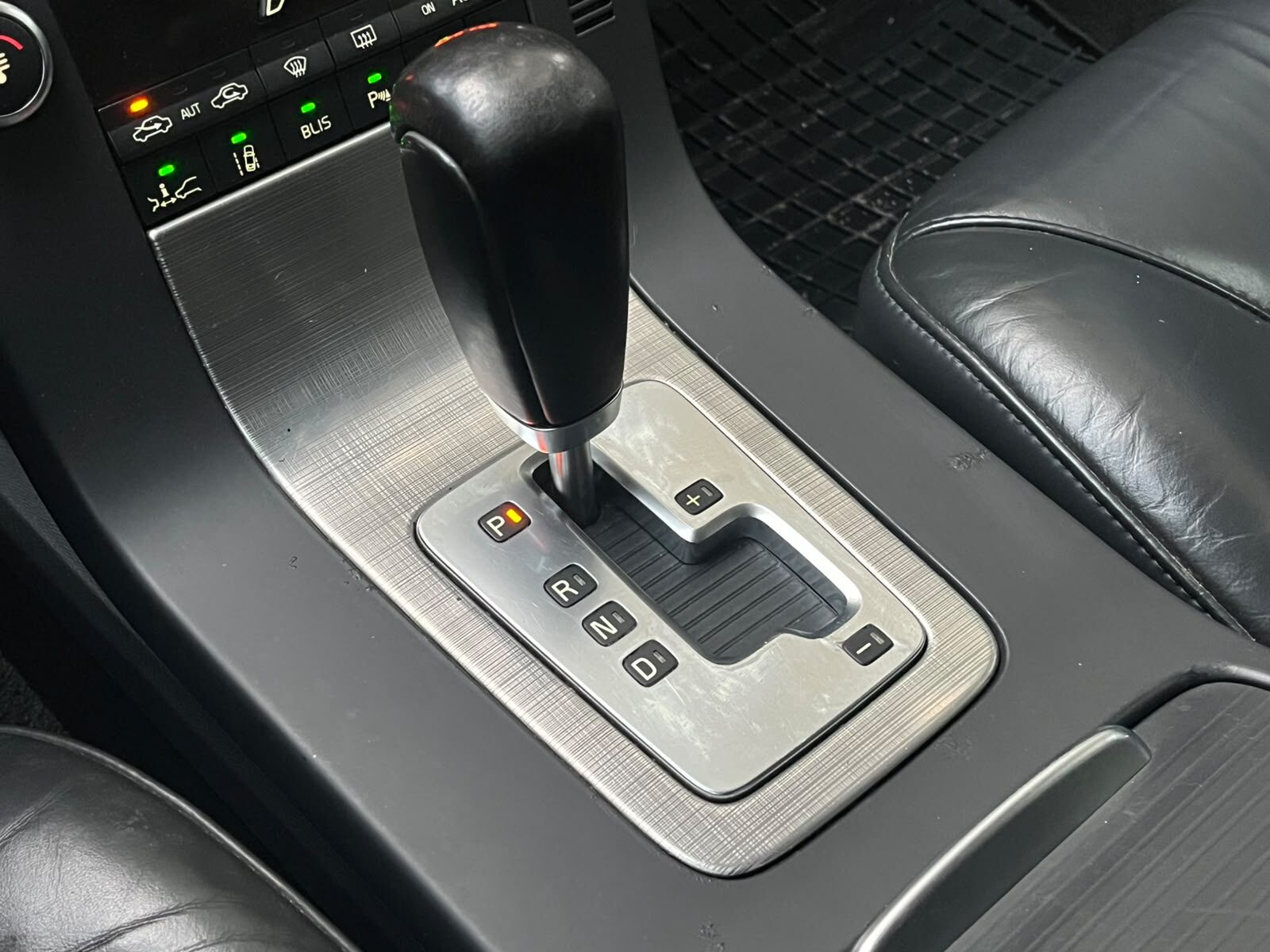 VOLVO V70 SUMMUM