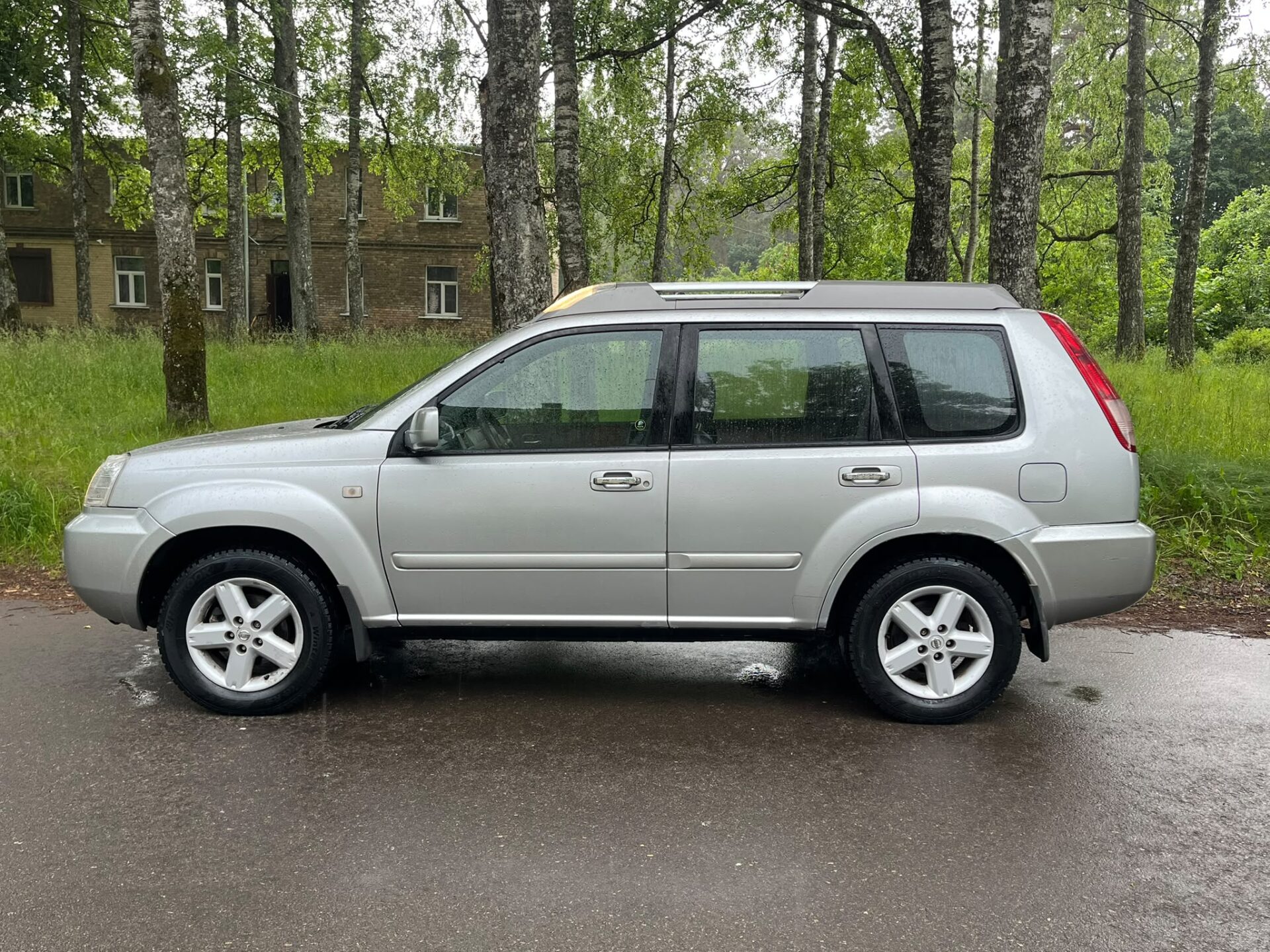 NISSAN X-TRAIL