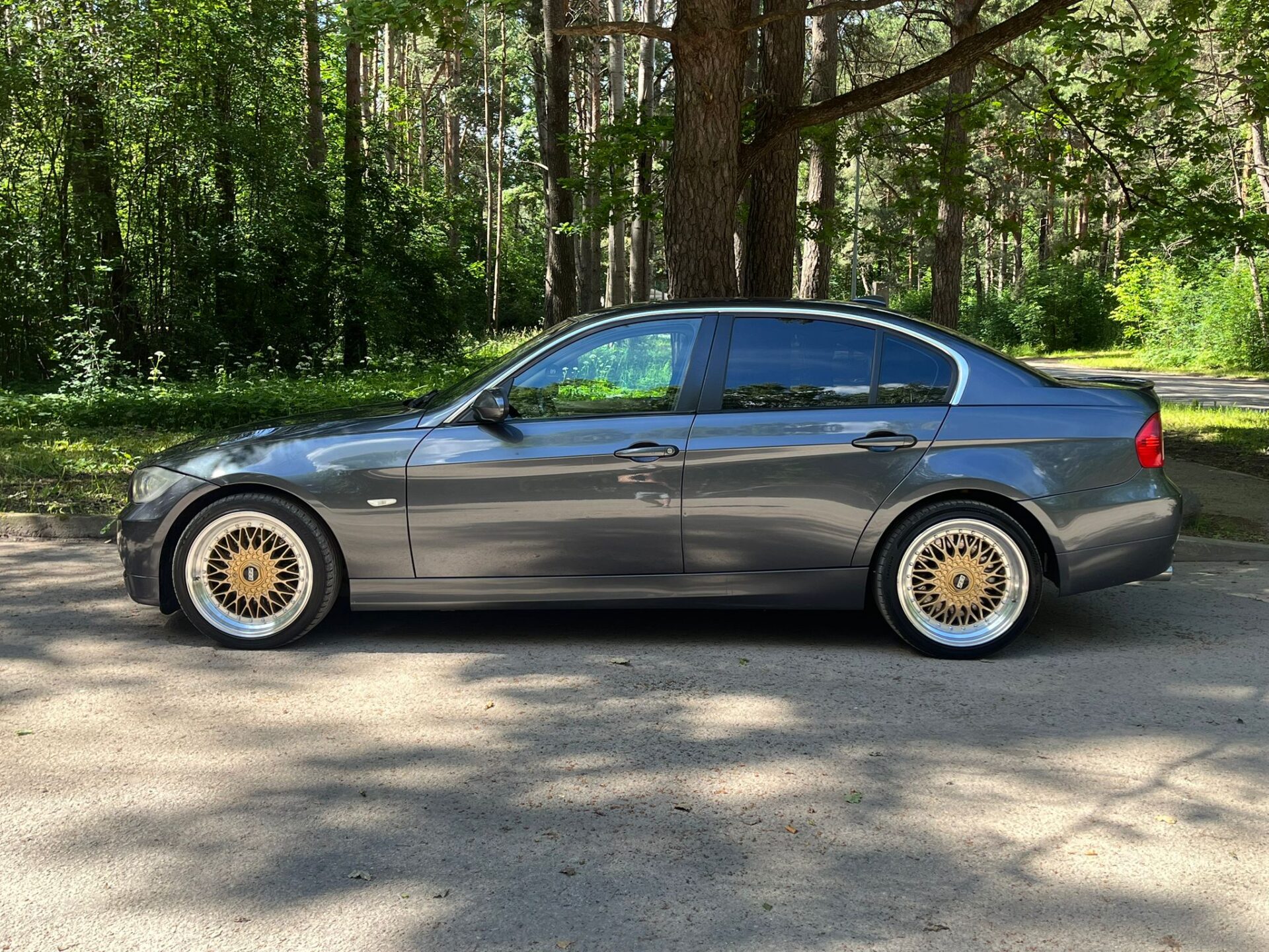 BMW 330 E90