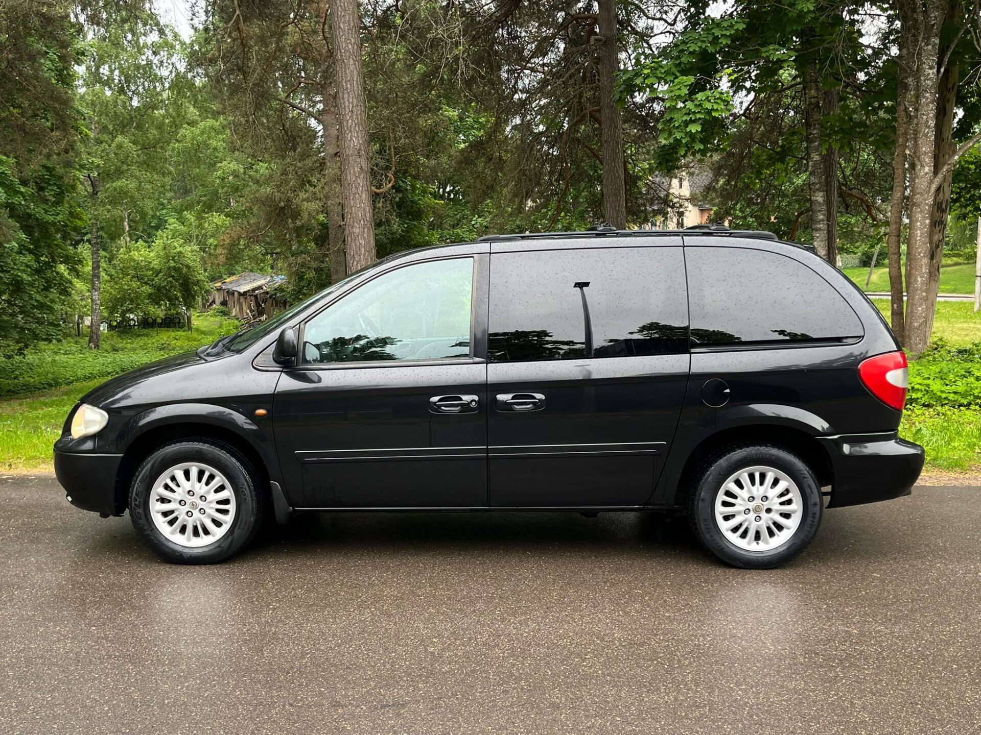 CHRYSLER VOYAGER 7-VIETAS LIMITED EDITION