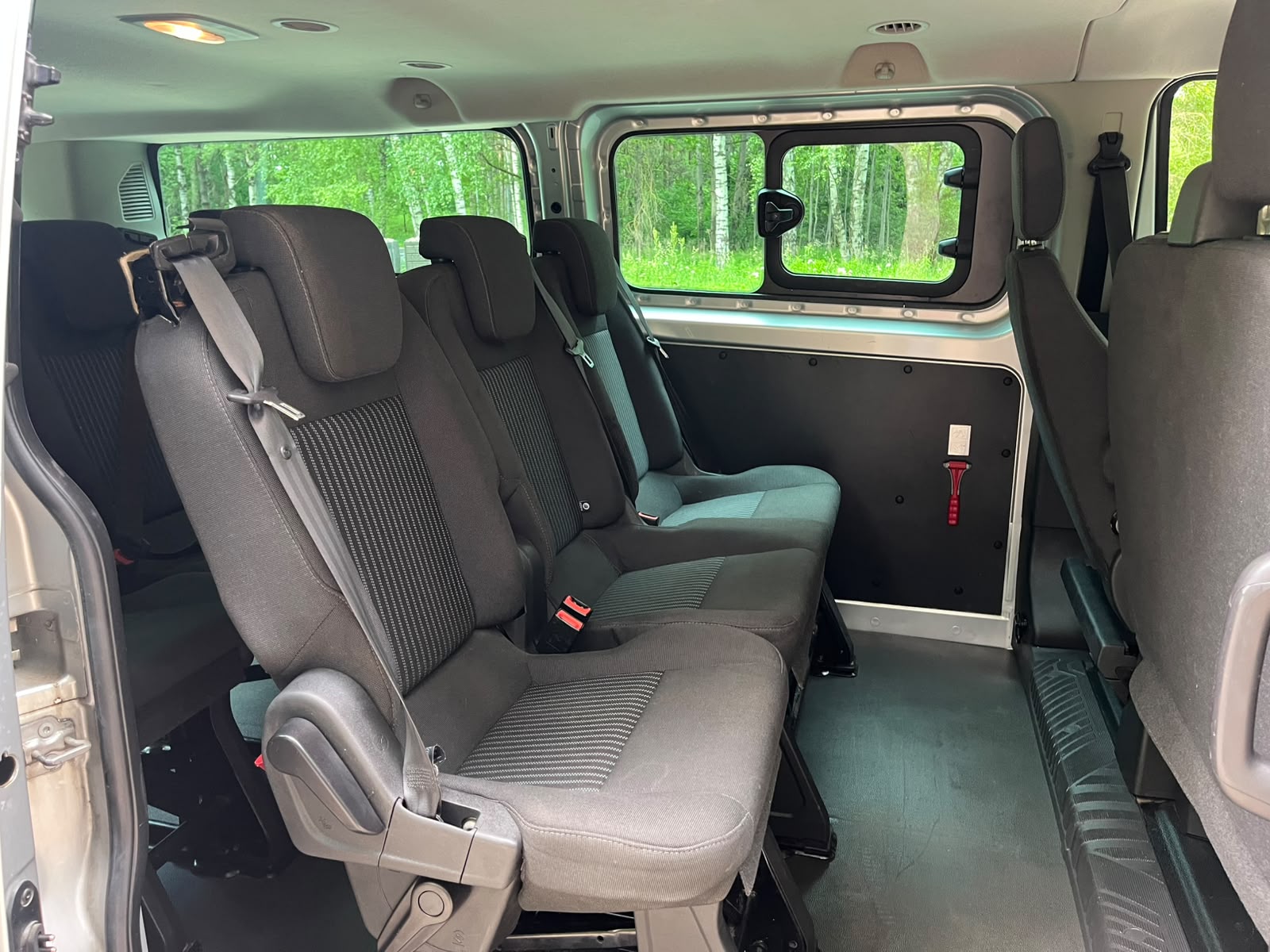 FORD TRANSIT CUSTOM 8-VIETAS