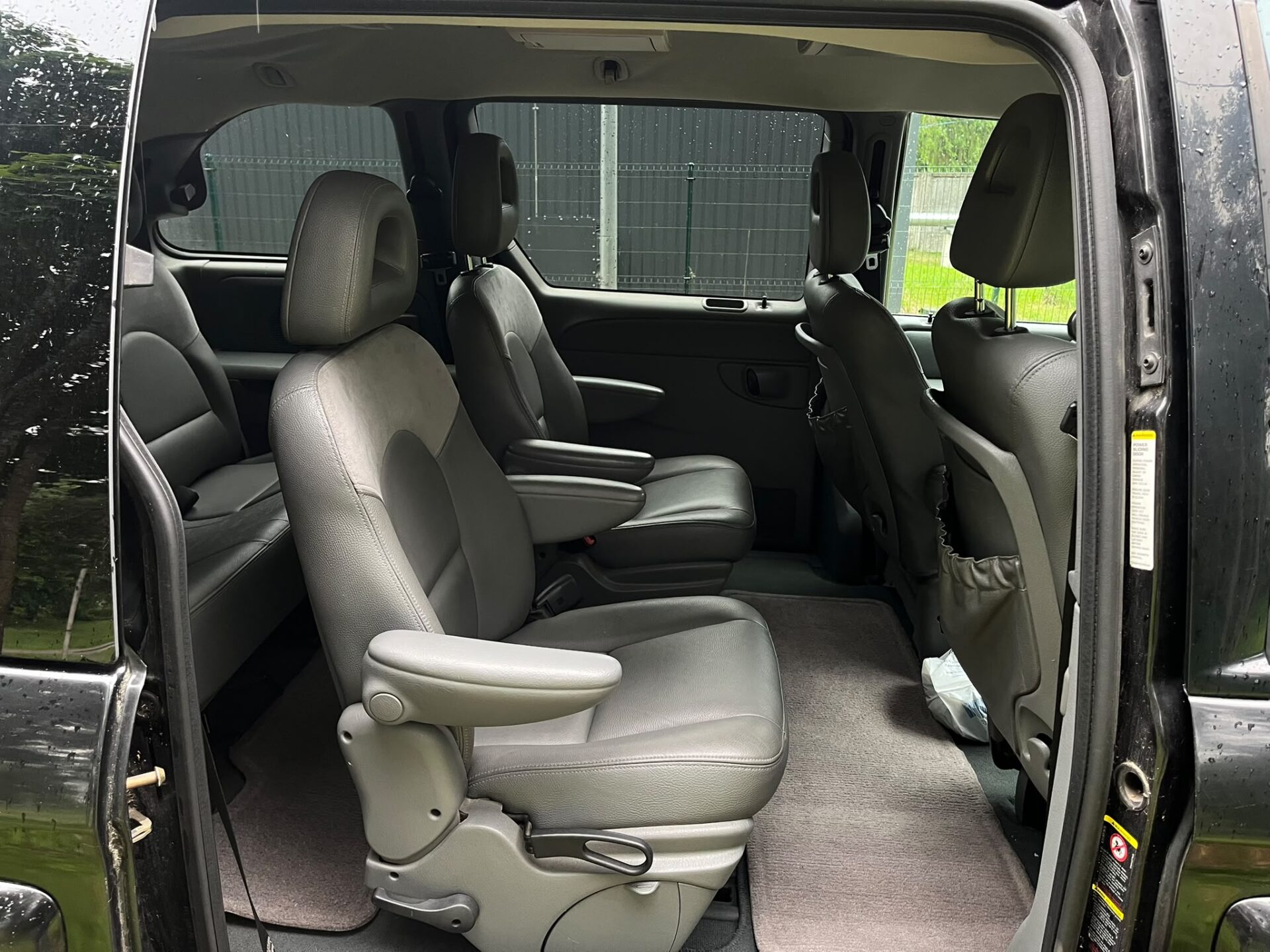 CHRYSLER VOYAGER 7-VIETAS LIMITED EDITION