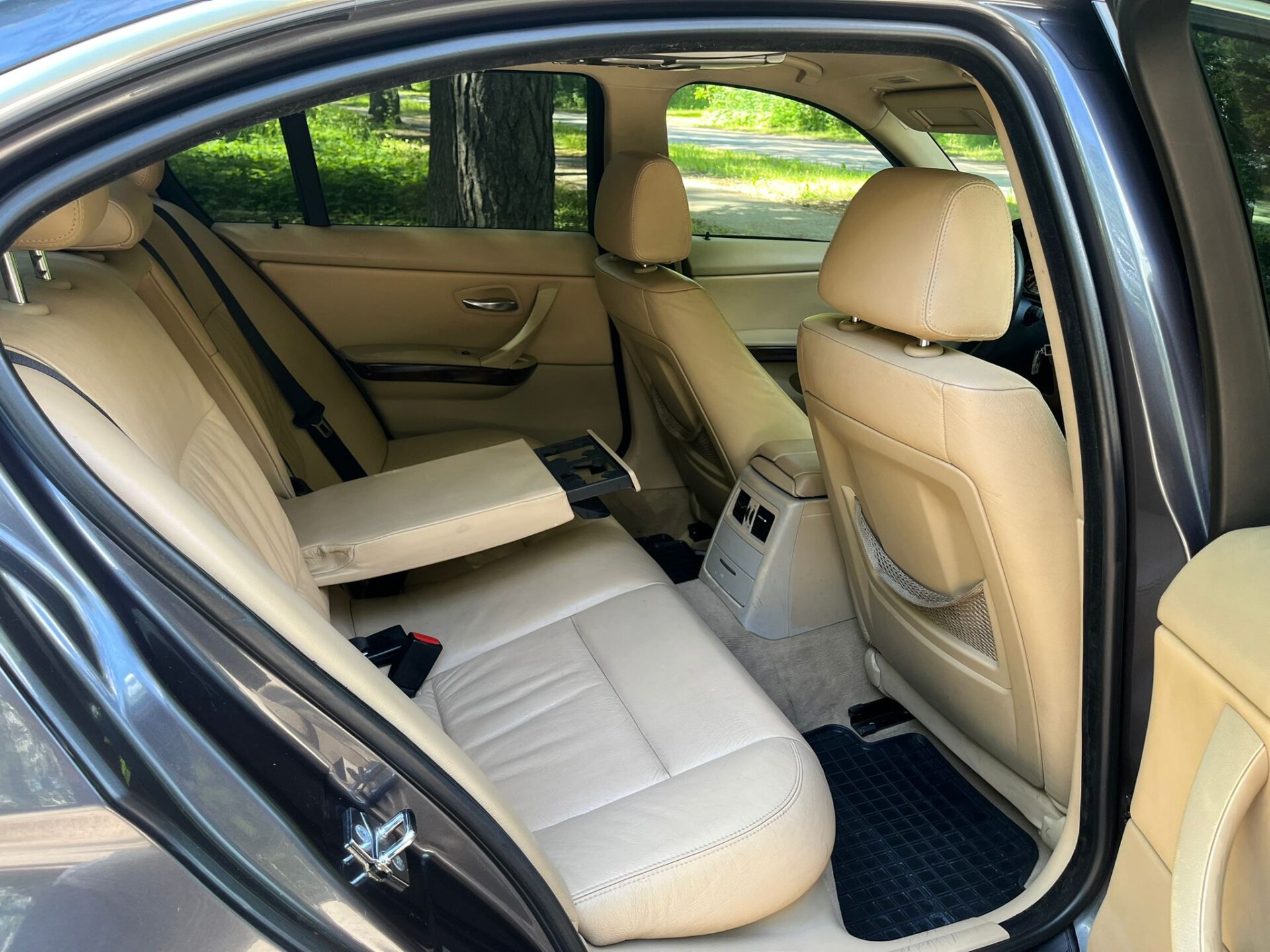 BMW 330 E90