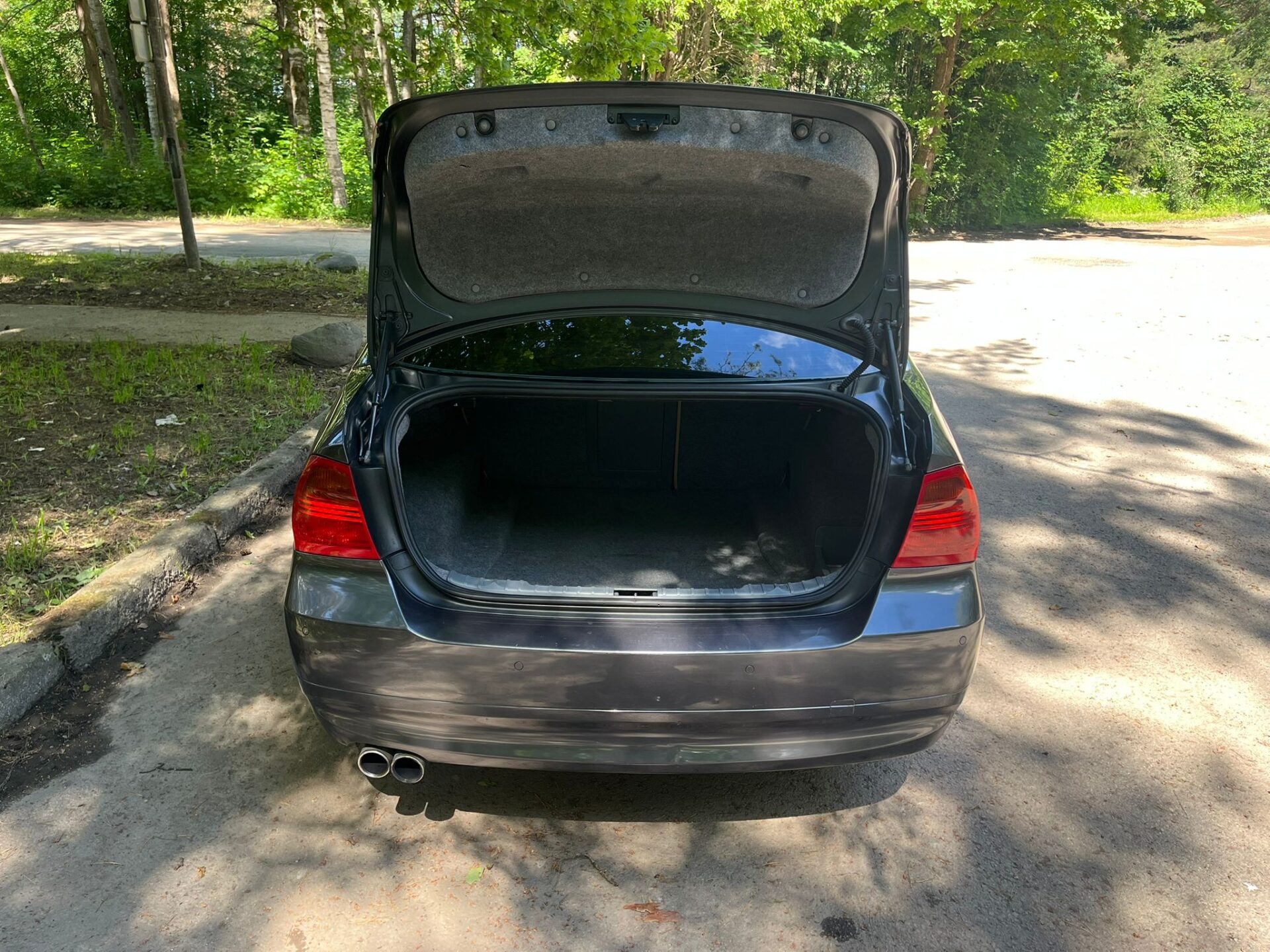 BMW 330 E90