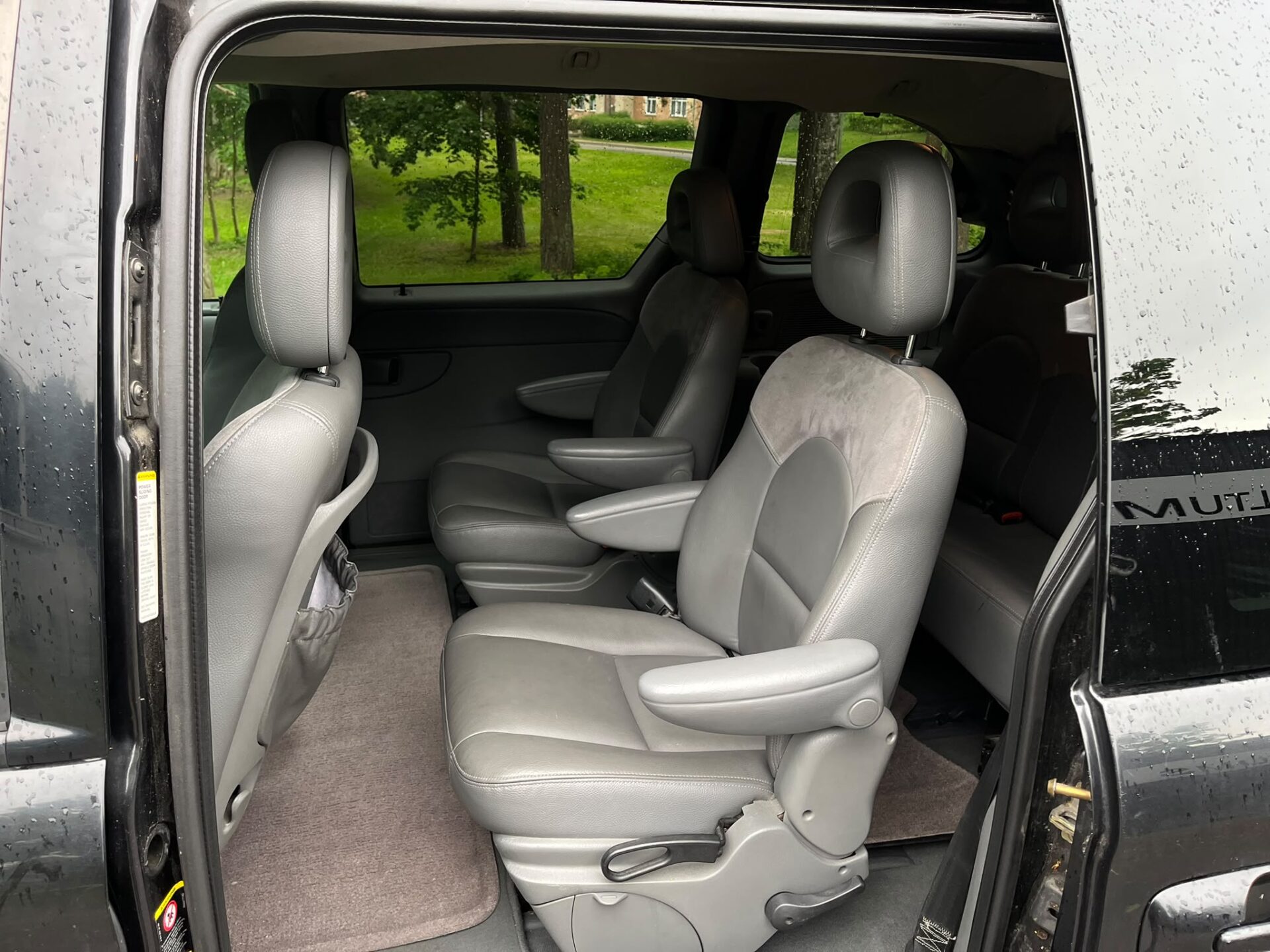 CHRYSLER VOYAGER 7-VIETAS LIMITED EDITION