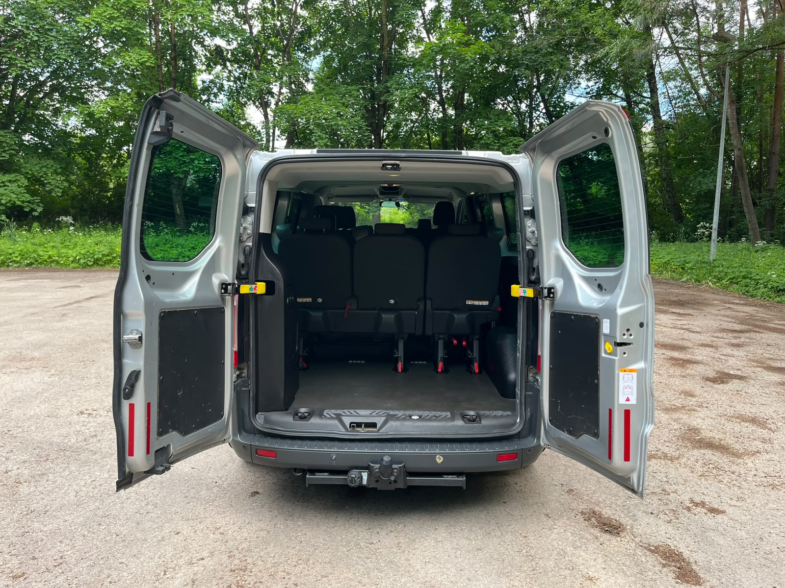 FORD TRANSIT CUSTOM 8-VIETAS