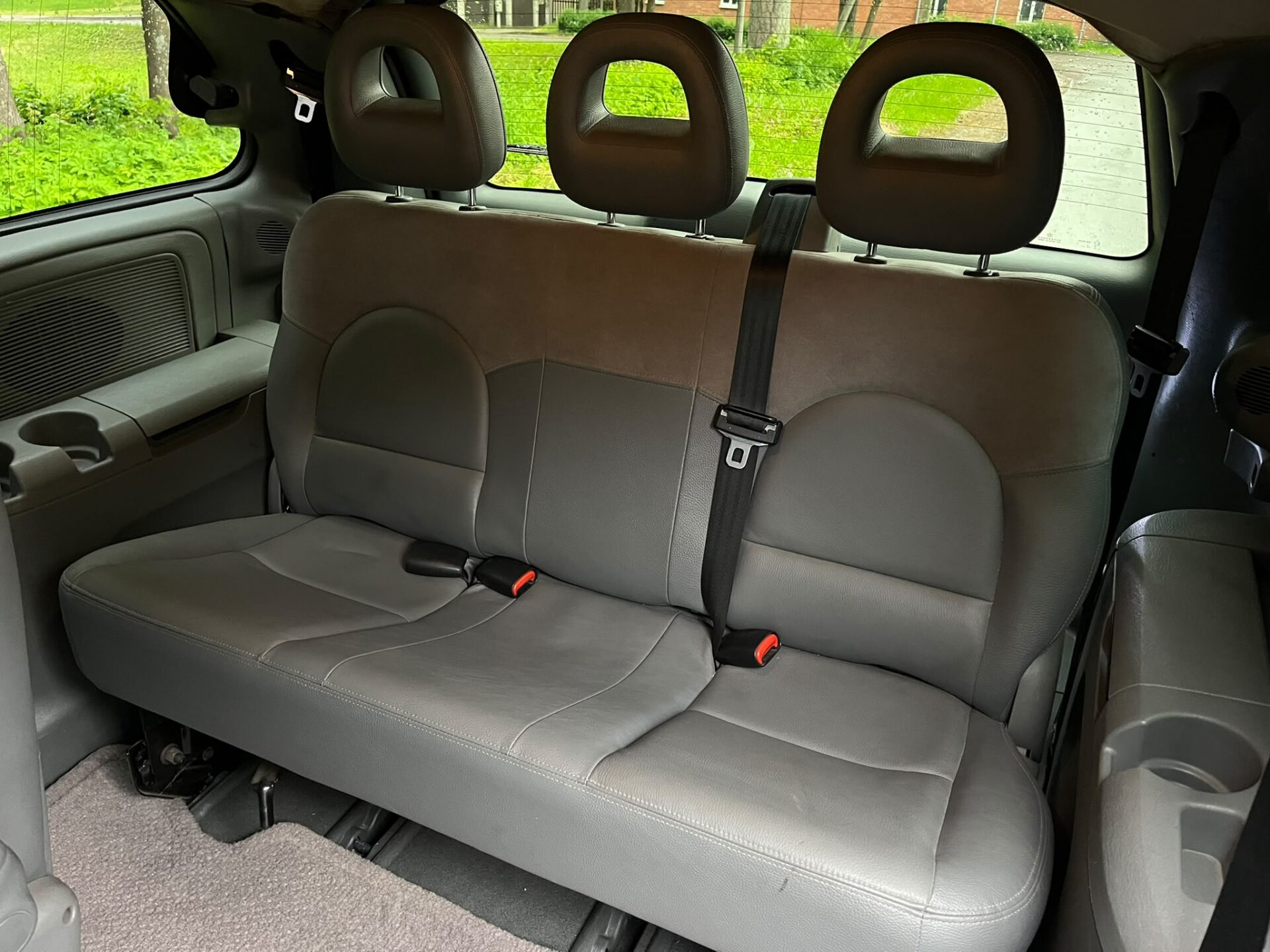 CHRYSLER VOYAGER 7-VIETAS LIMITED EDITION