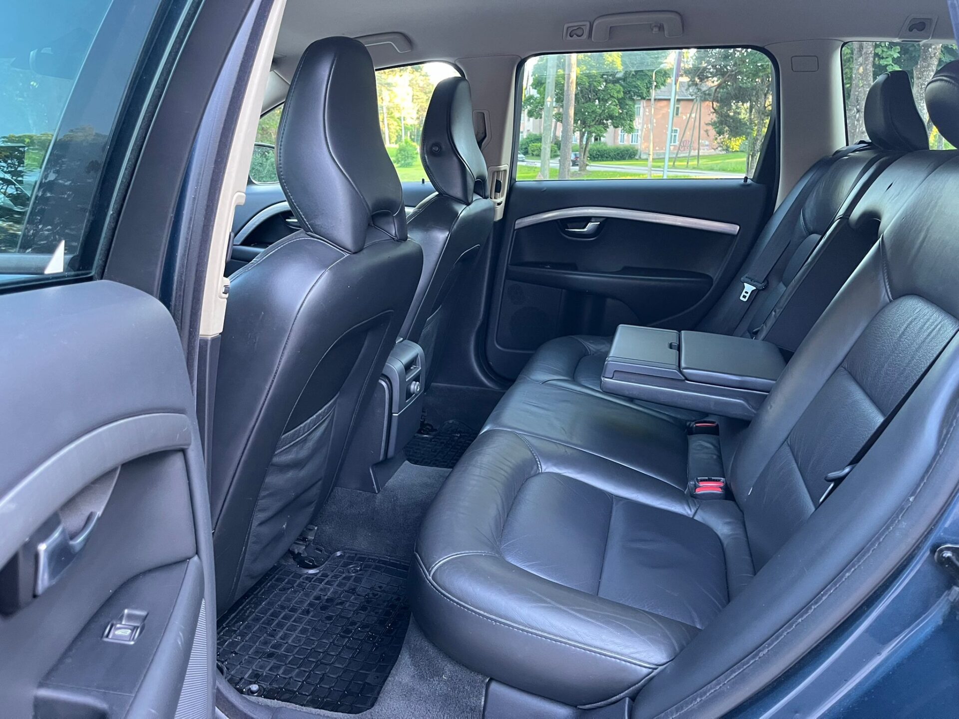 VOLVO V70 SUMMUM