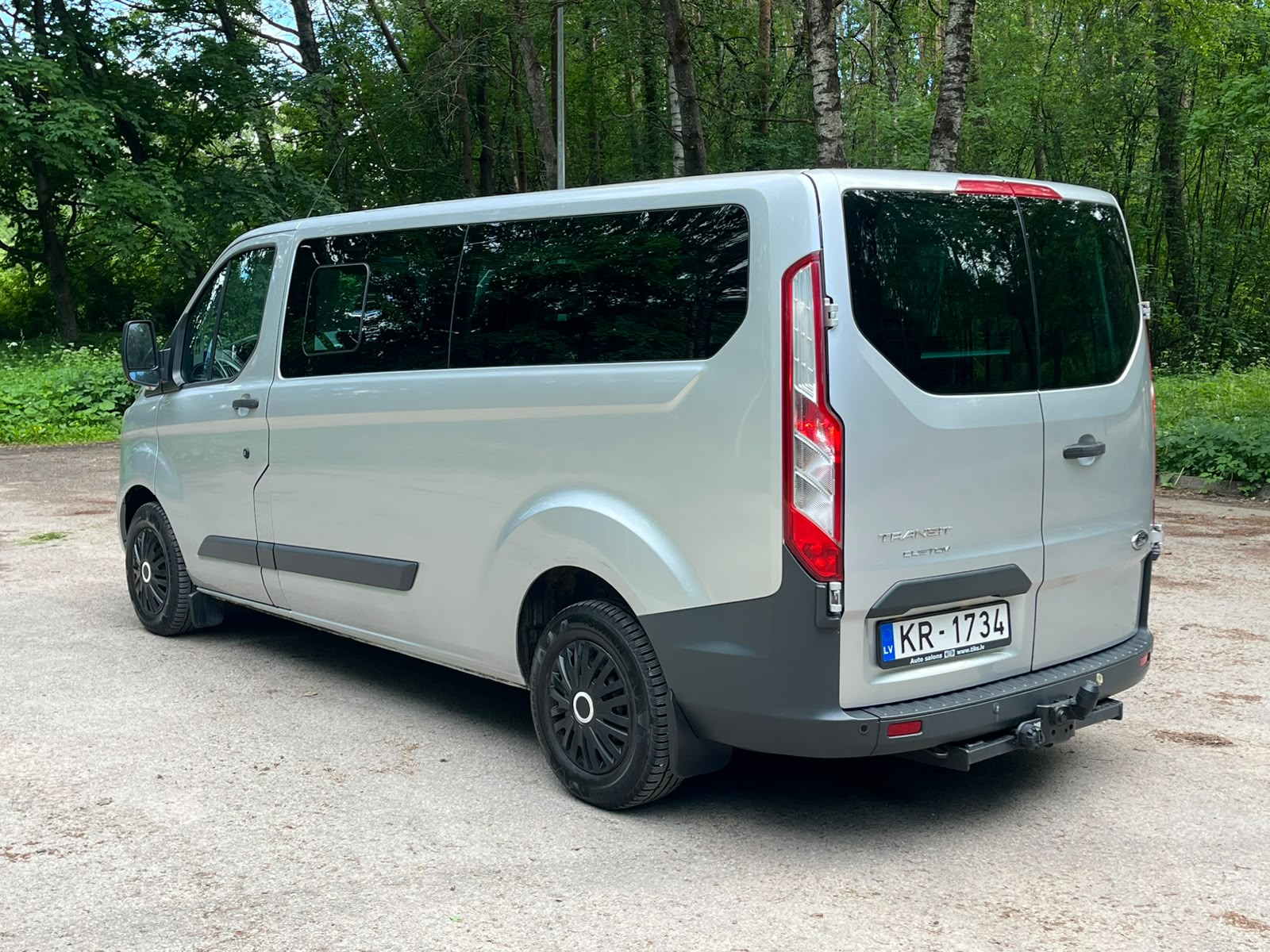 FORD TRANSIT CUSTOM 8-VIETAS